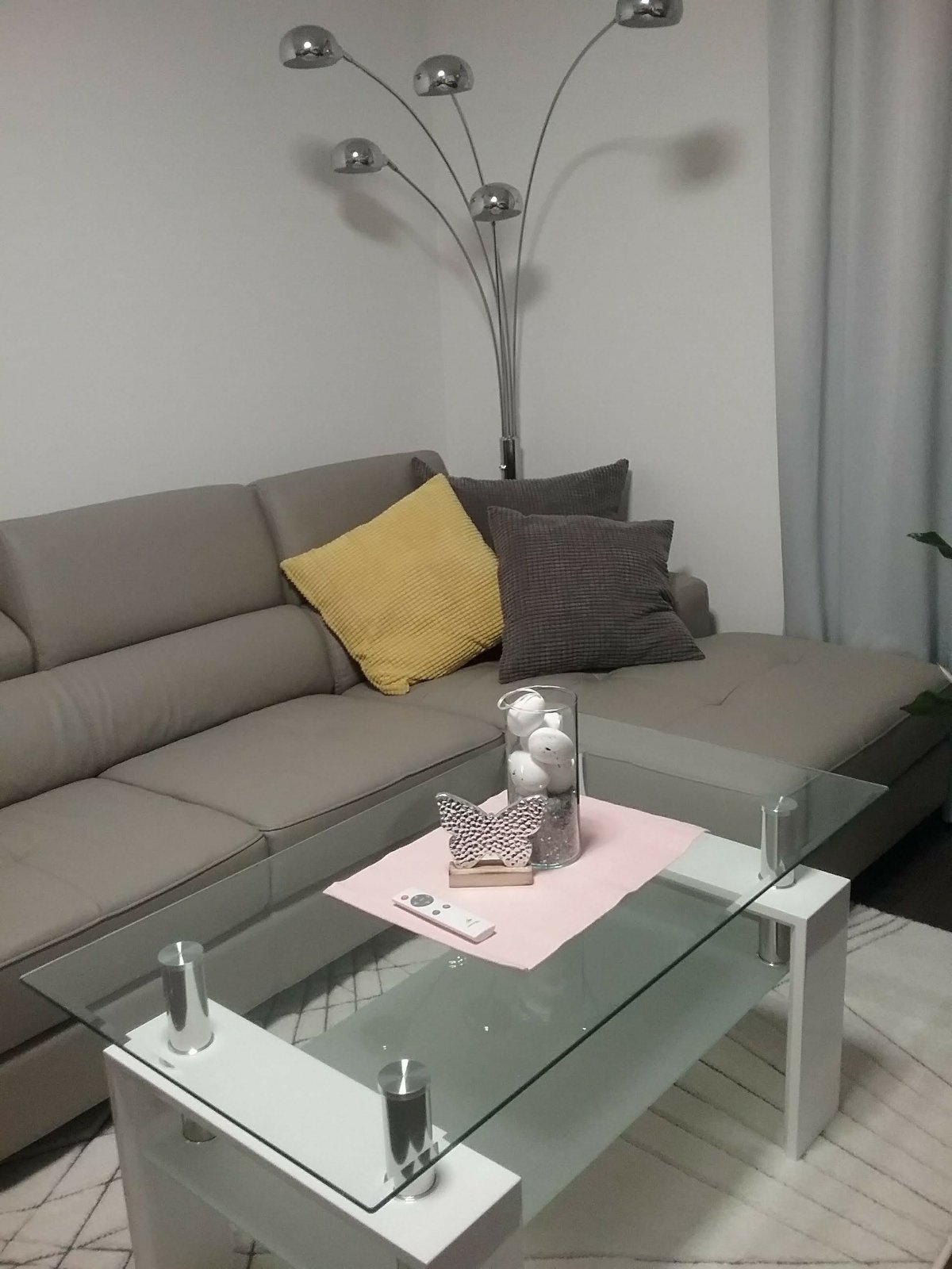 2 out of Byt v in the center B. B. comp. furnished. TOP