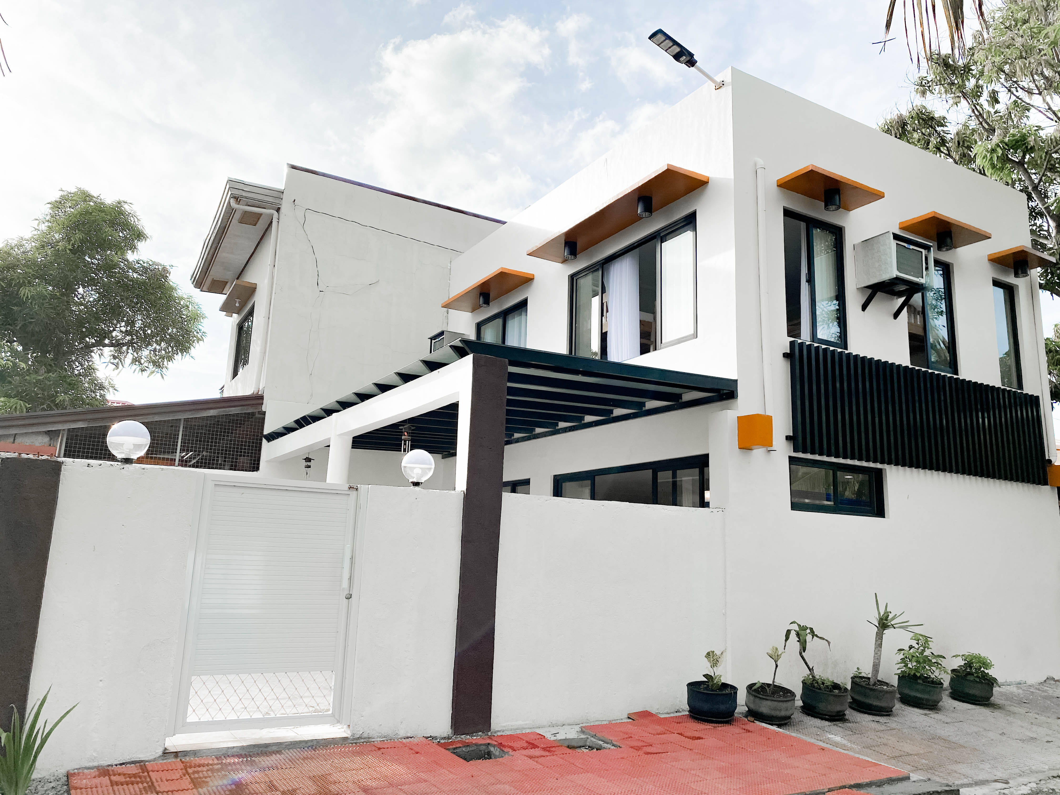 Blissful and Serene Beach House For Big Family Vacation homes for