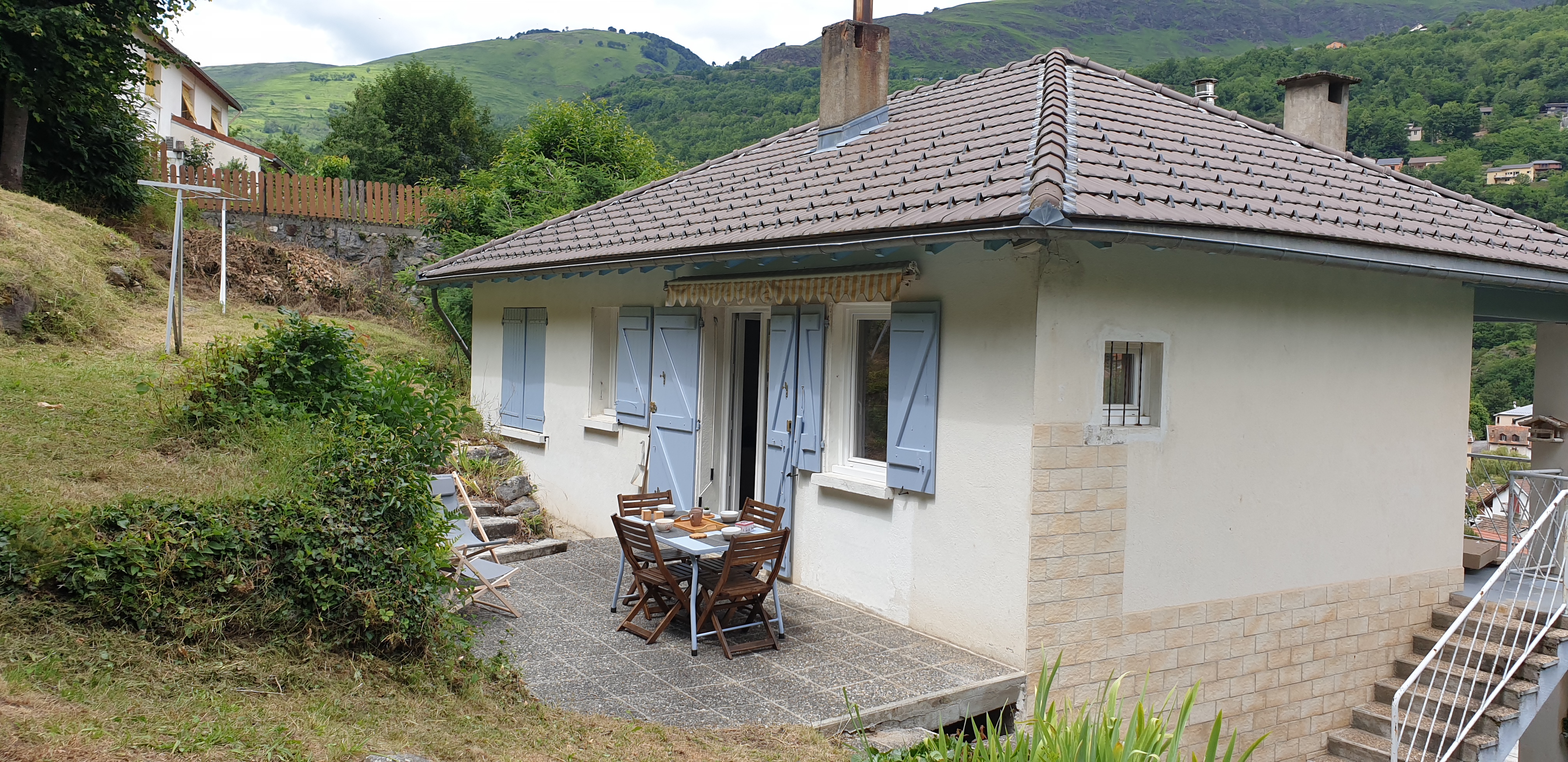 Beautiful bright T3 apartment close to the center in AX