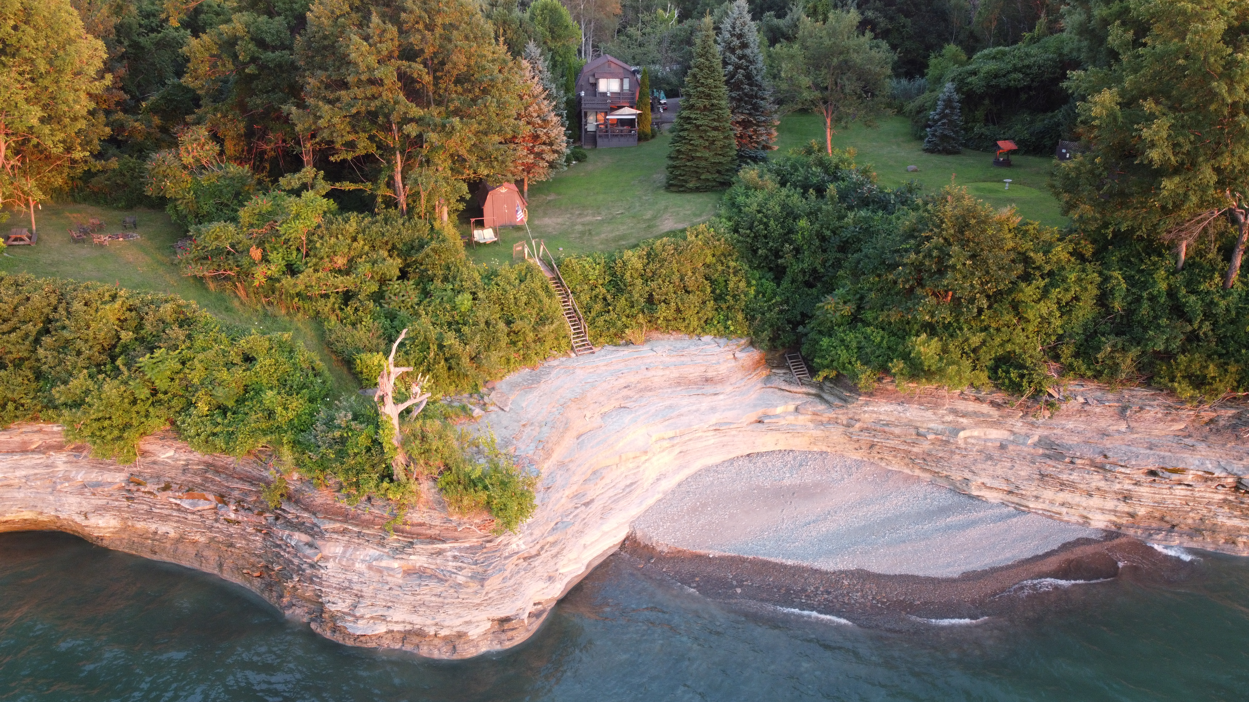 Secluded Cottage with Hidden Cove on Lake Erie