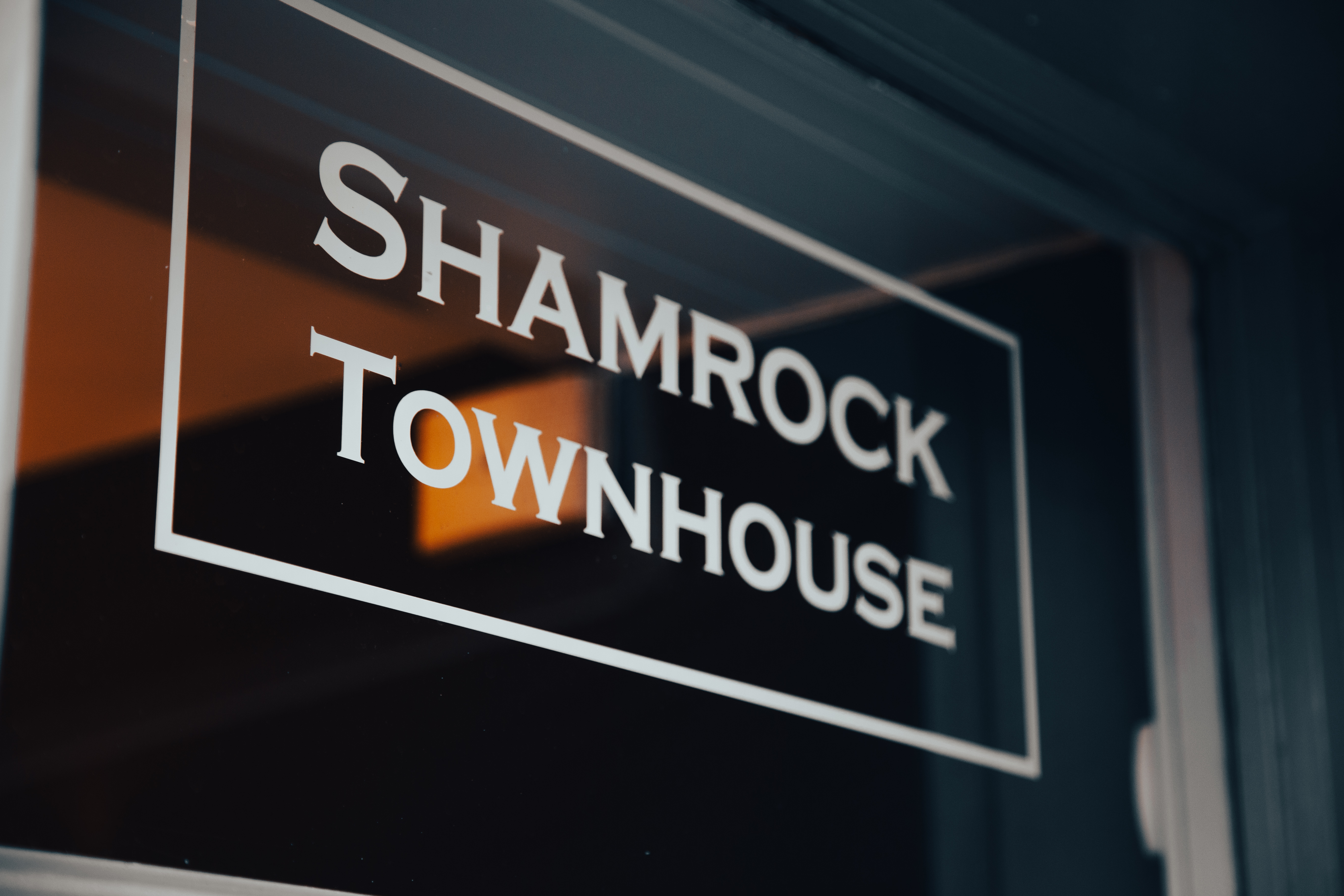 Shamrock Townhouse 2 Bedroom Luxury Apartment