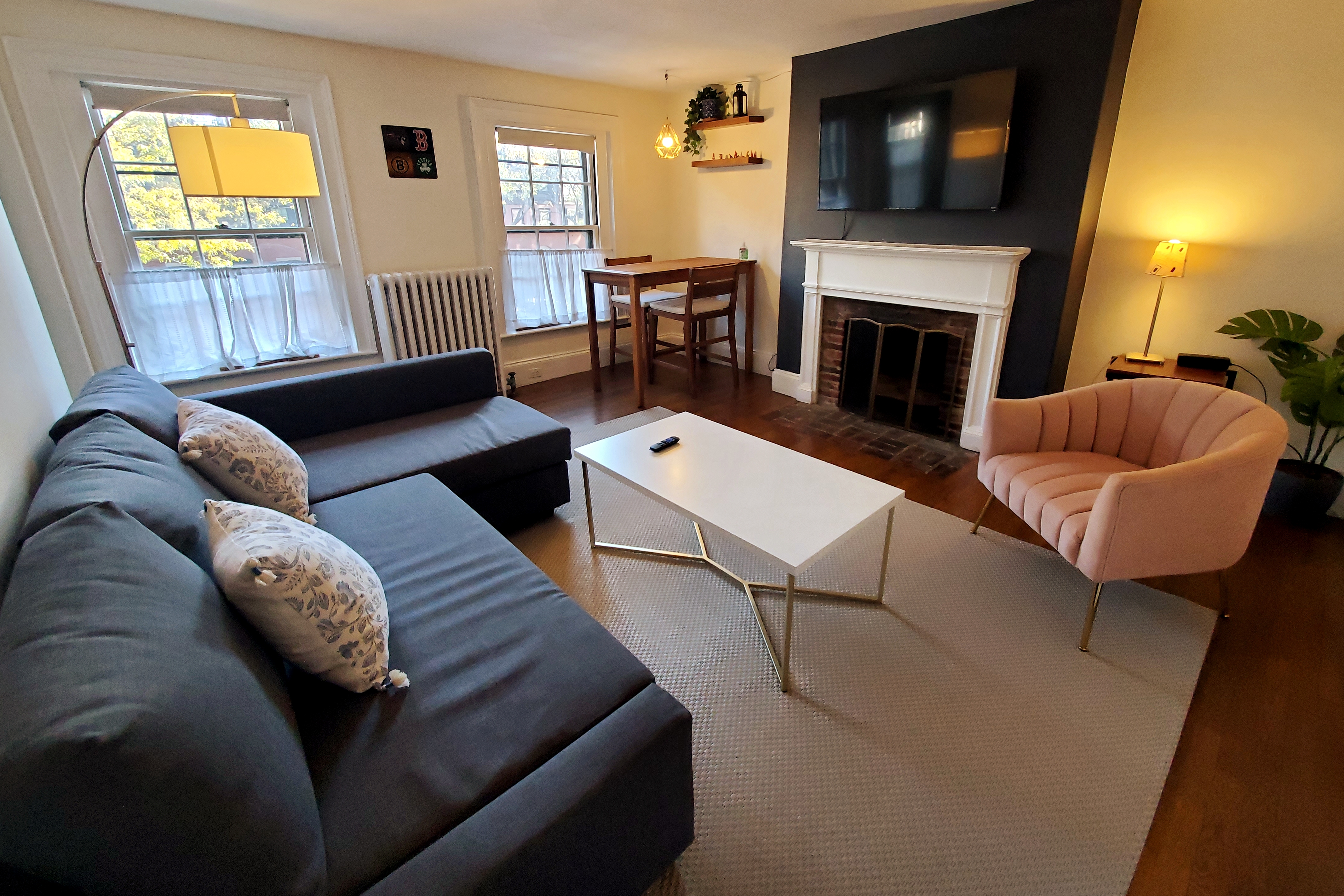 Charming 1 BR apartment in Historic Bay Village