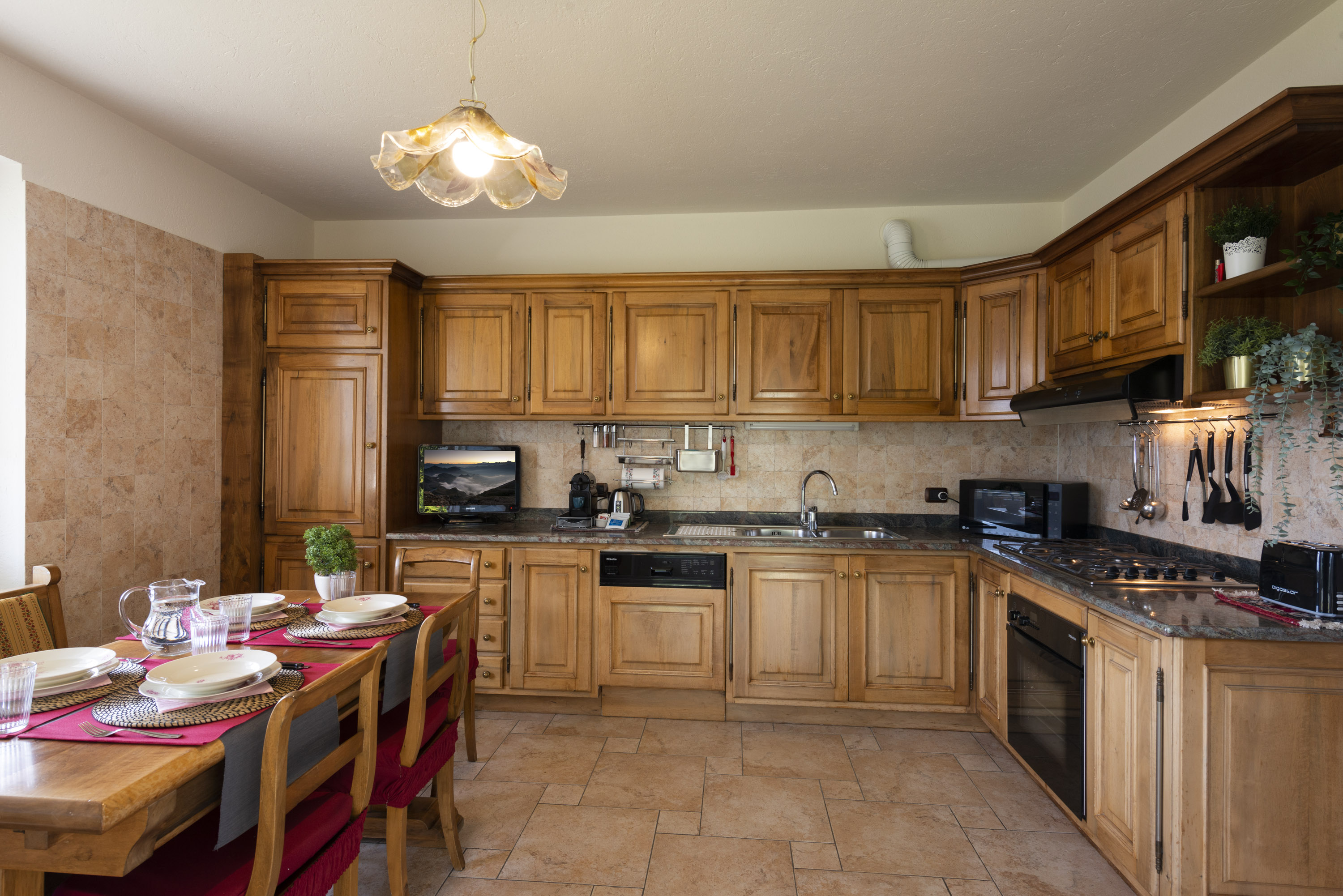 [Villa Mara] 200sqm | WiFi | Hot tub | Parking