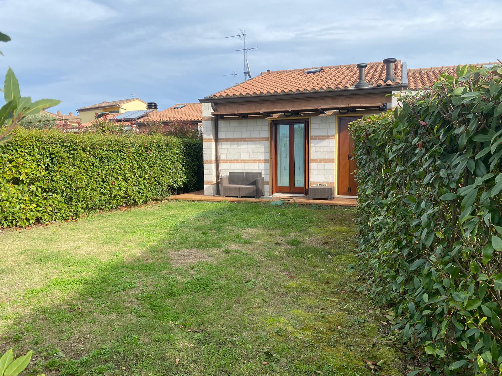 Apartment with garden only minutes from the sea