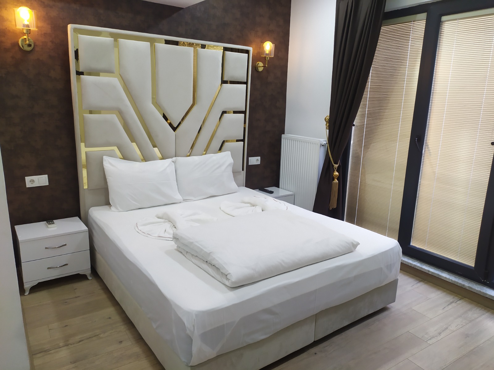 Apartment in kadikoy bull statue