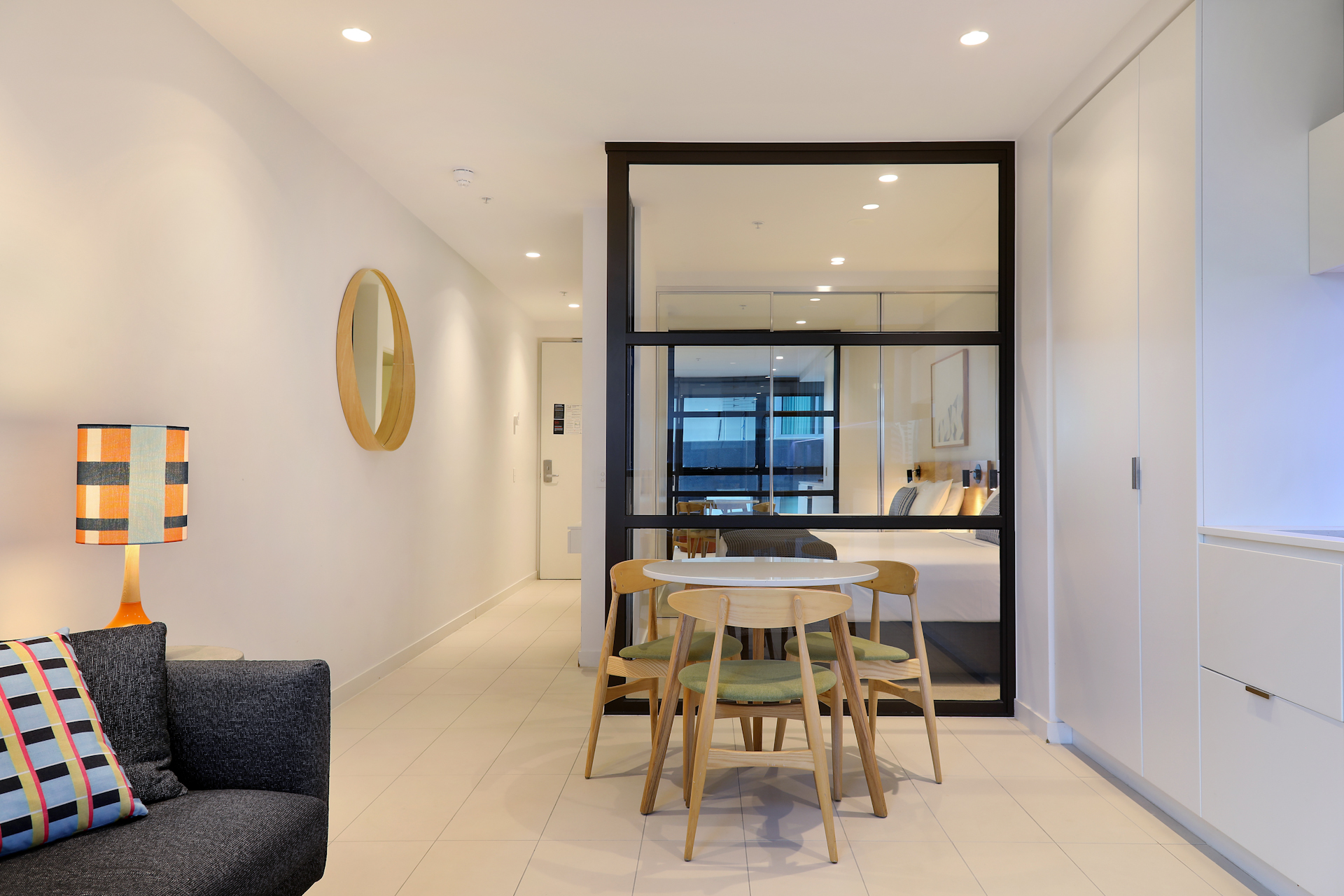 Modern 1-Bedroom CBD Central Apartment