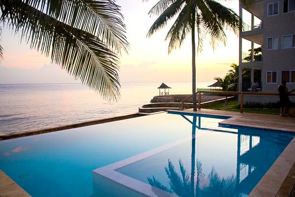 BluWaves~Oceanfront Condo Gated Community OchoRios