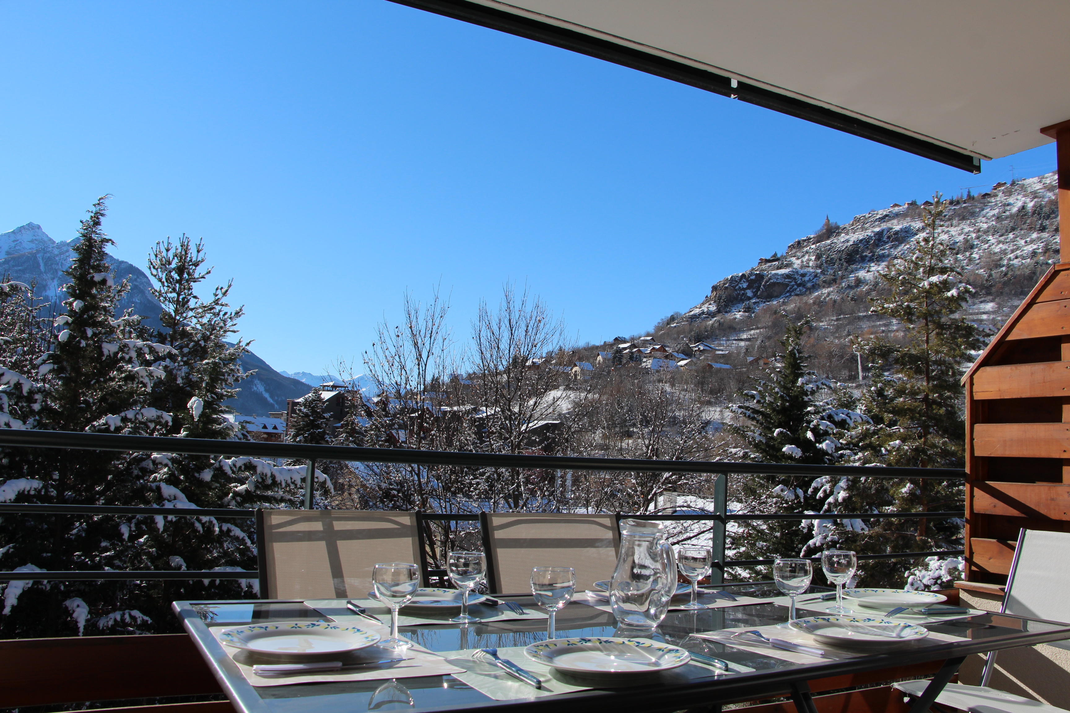 The edge of the Serre-Chevalier Briançon slopes.