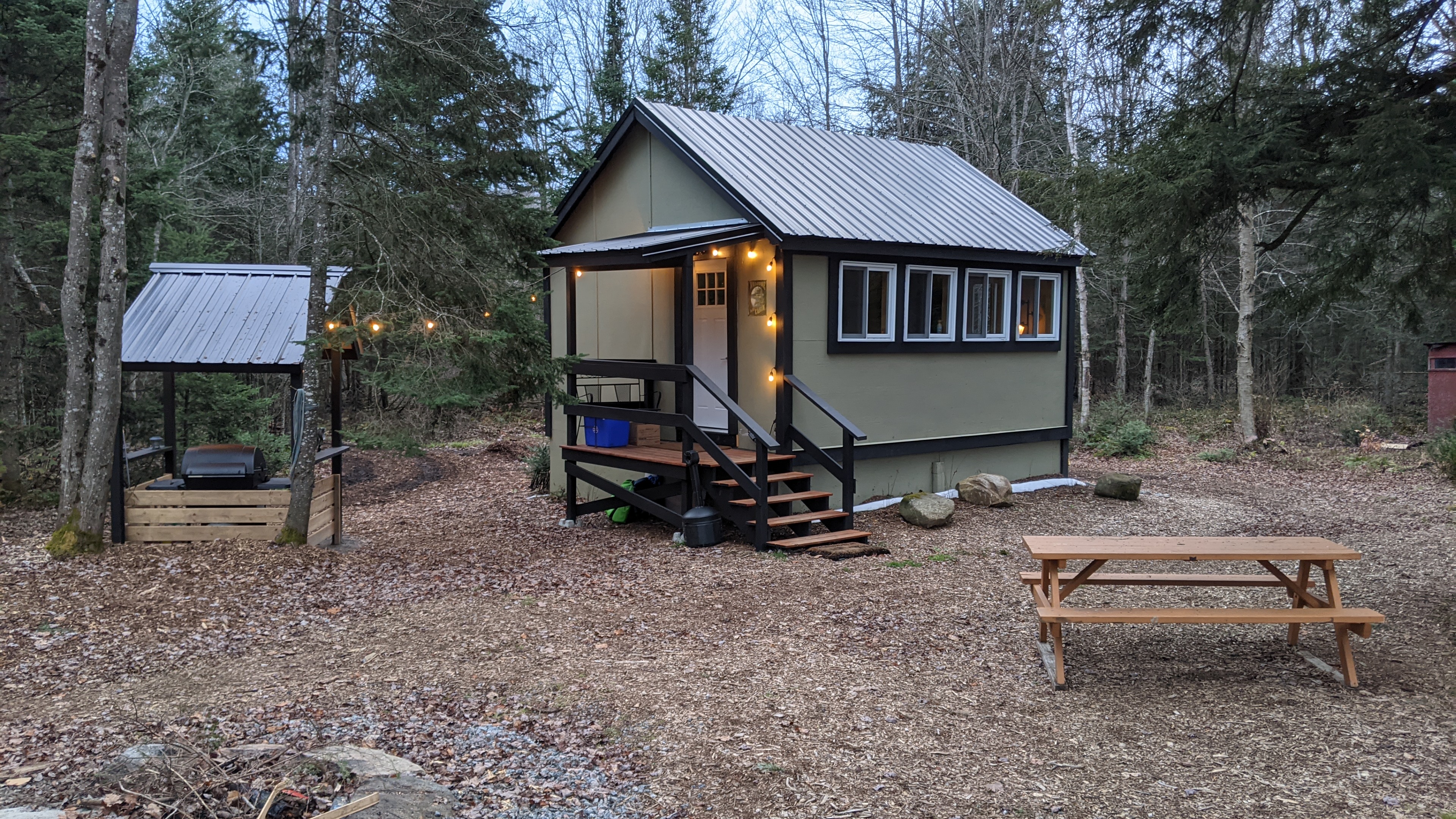 Cabin 1 on the Muskoka River. Firewood included !