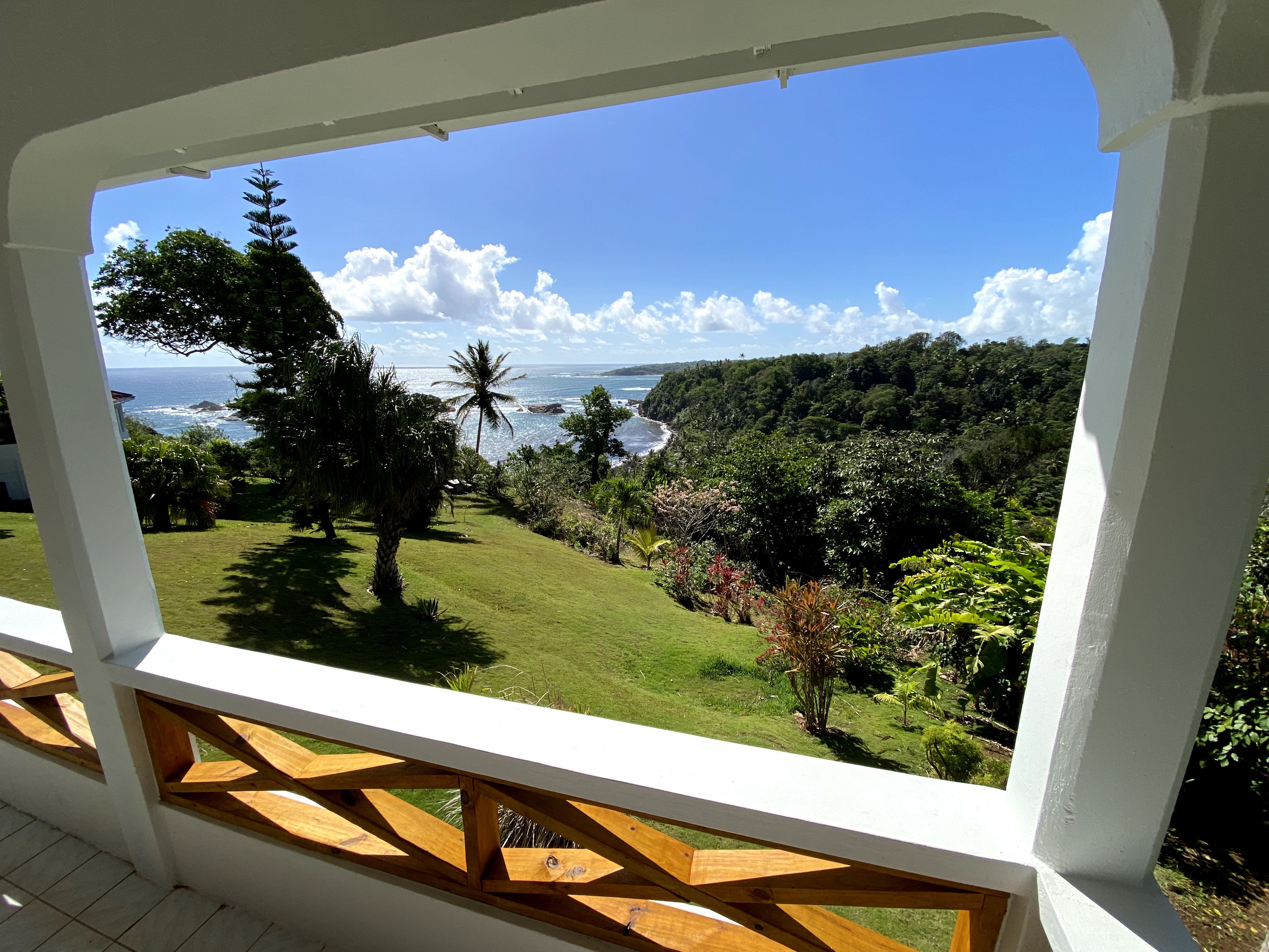 Luxe sea view eco-cottage at Gin Distillery