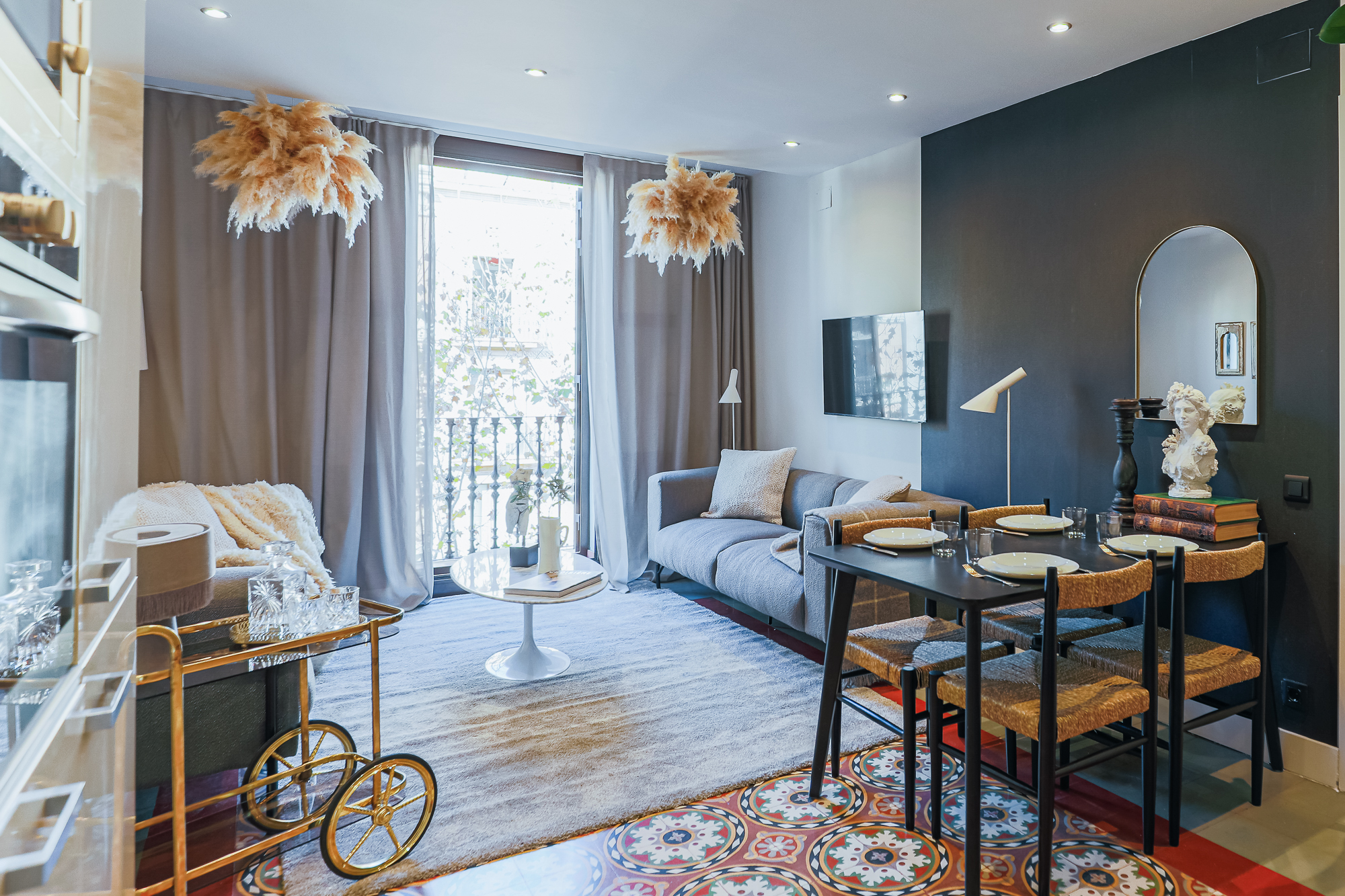 New! Serviced boutique apartment close to Ramblas!