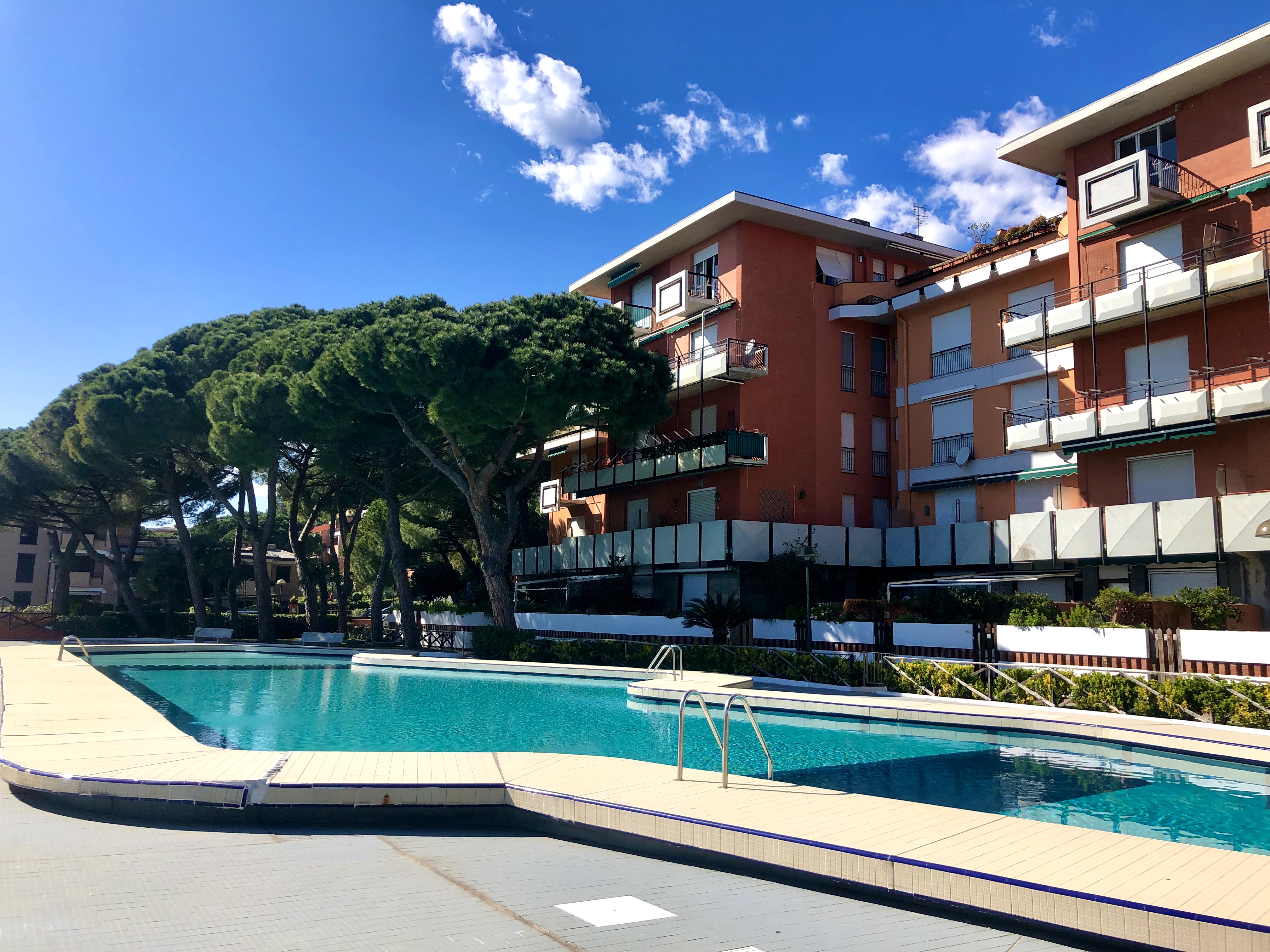 Apartment with swimming pool in Pineta di Arenzano