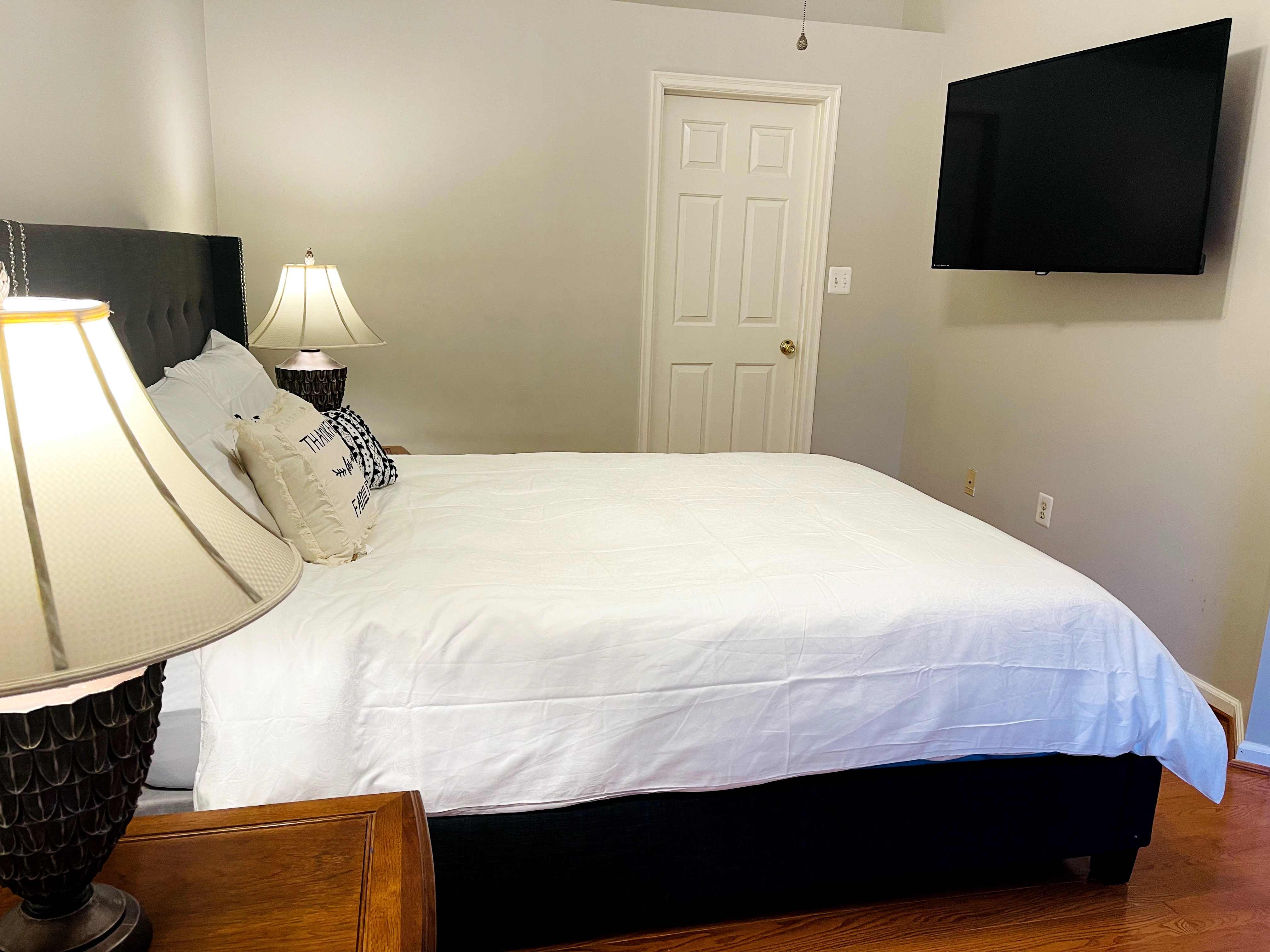 3 Story SF Home - 5 BDR 3.5 Bath - Prime Location