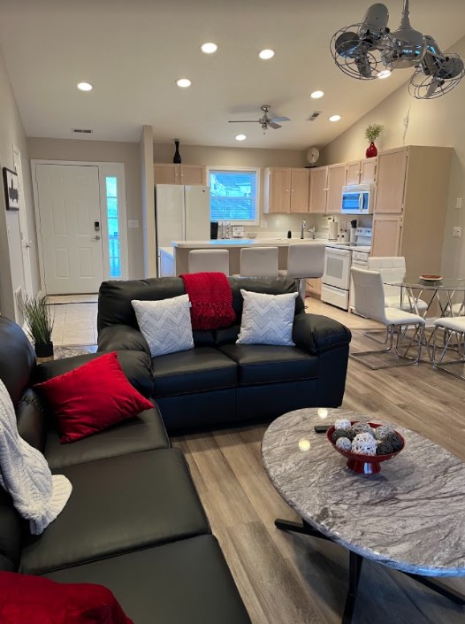 Resort Life at Eagle Pointe on Lake Monroe Condominiums for Rent in