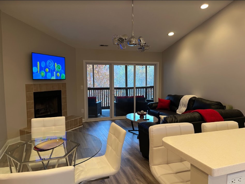 Resort Life at Eagle Pointe on Lake Monroe Condominiums for Rent in