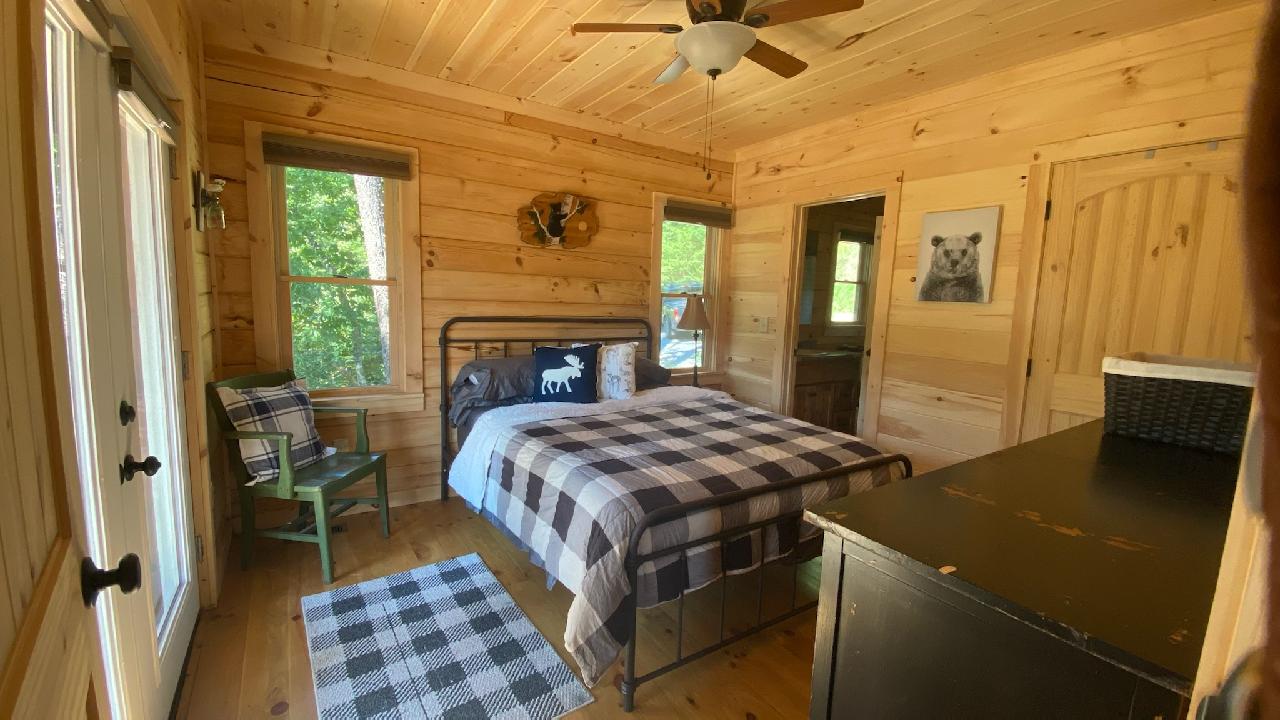 Bear Bottom Cabin, Cherry Log Cabins for Rent in Cherry Log