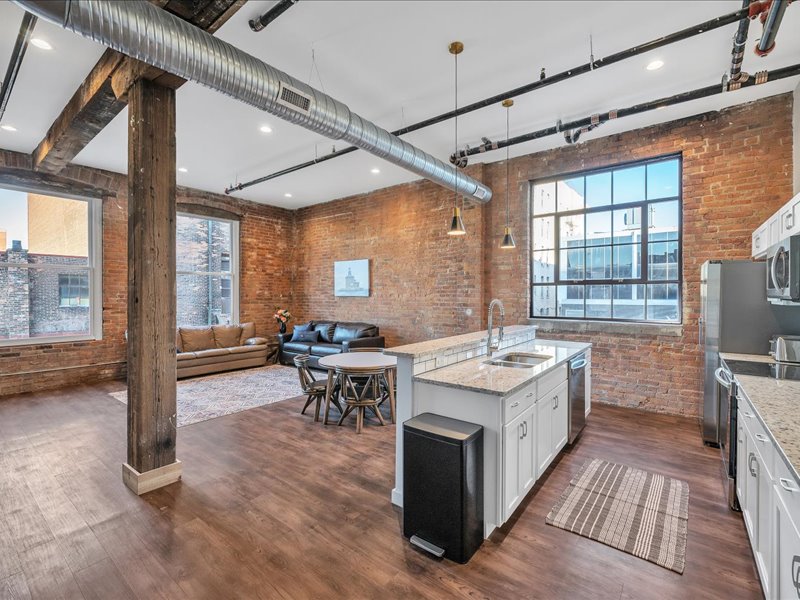 NEO Loft 3 Trendy loft in downtown Toledo Lofts for Rent in Toledo