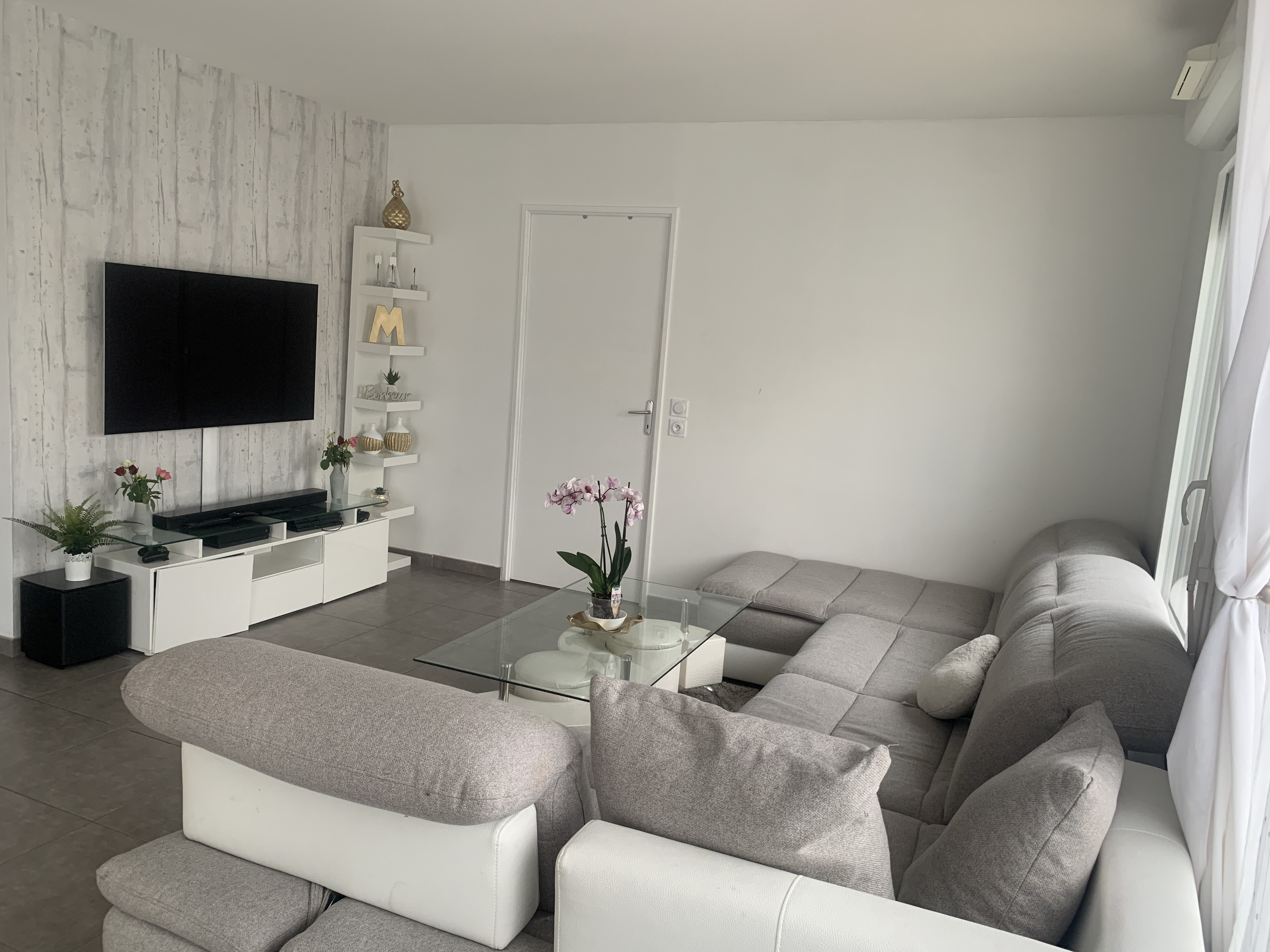 Super family apartment