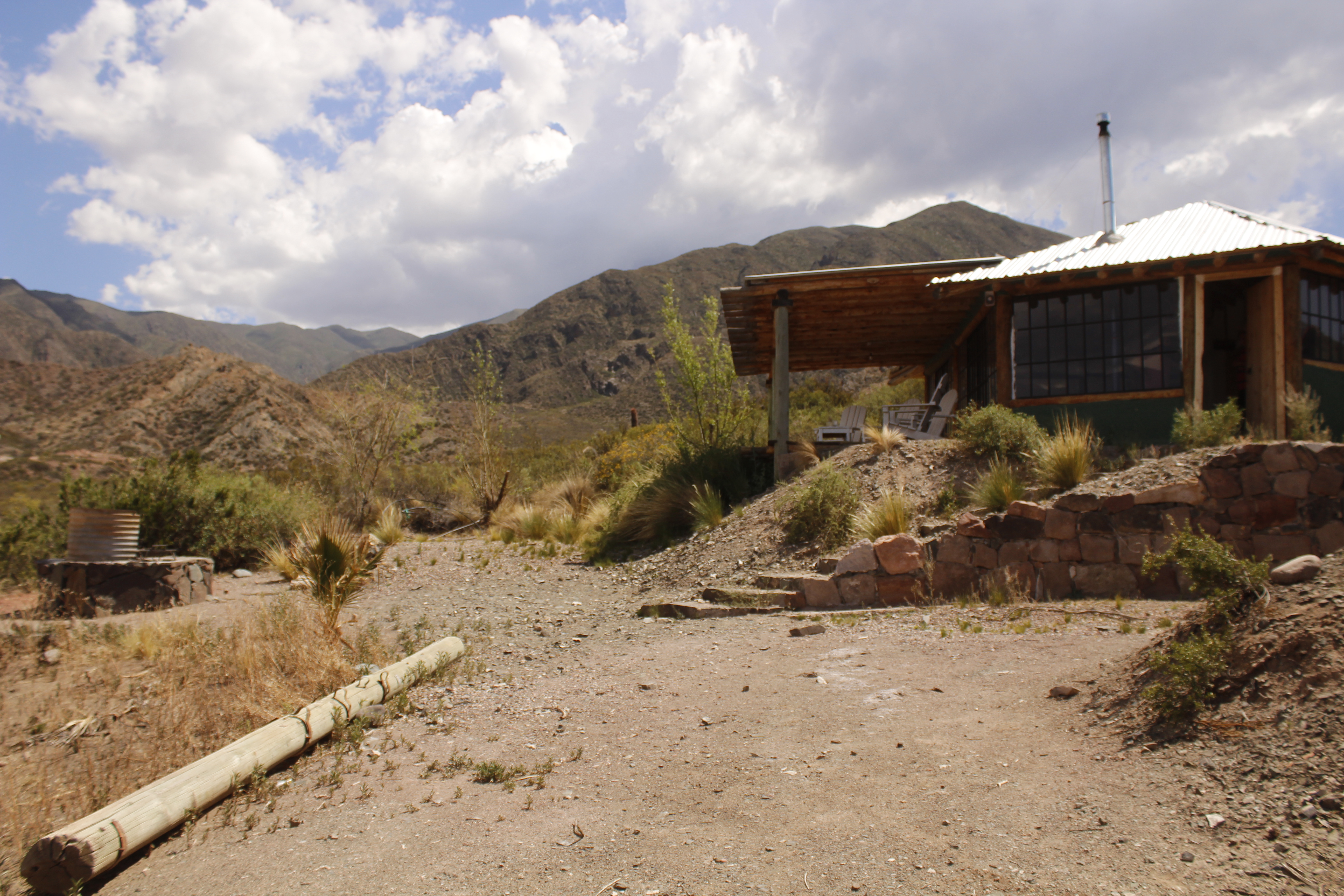 Cabin with dike and Silver Cordon View