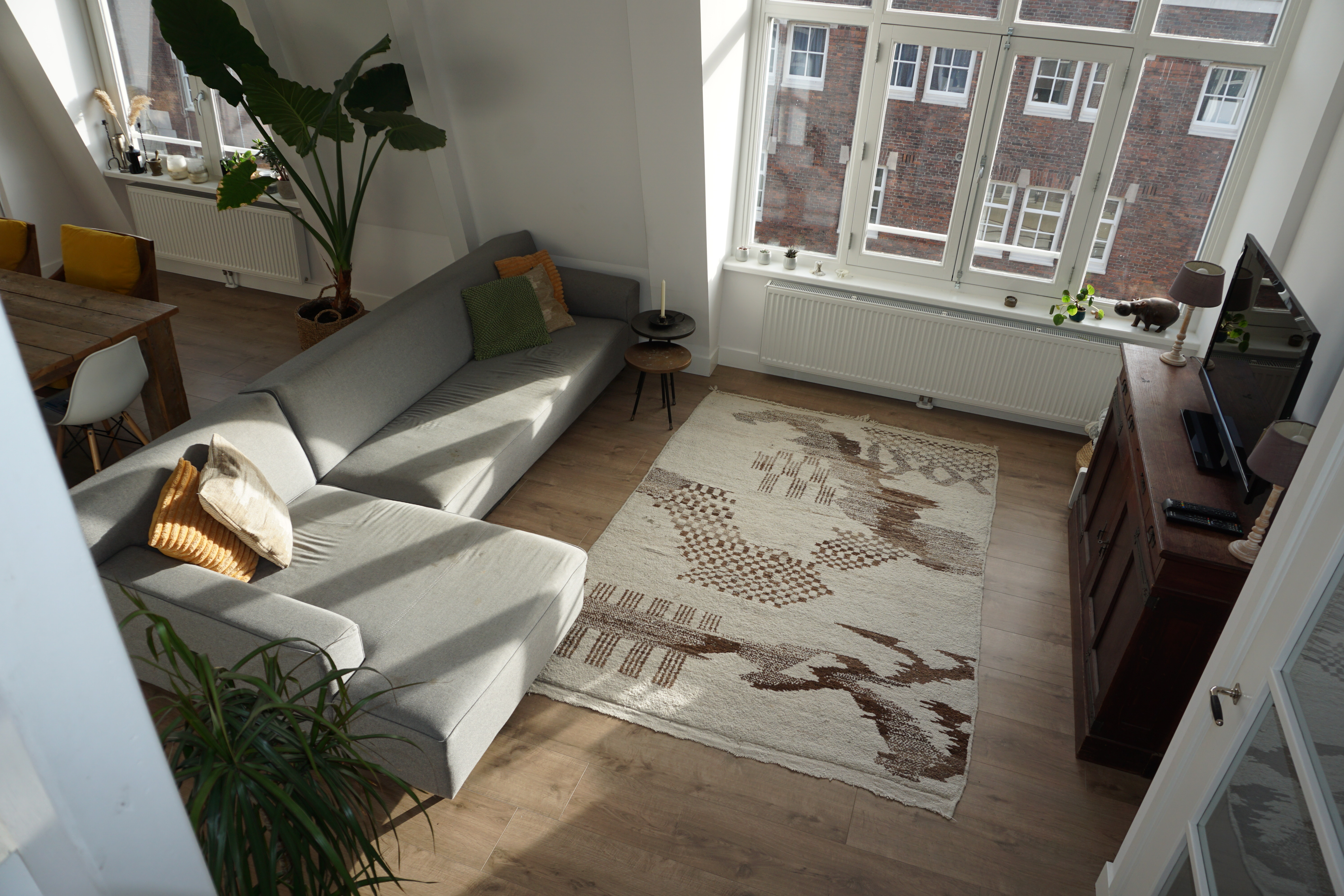 Spacious loft-like apartment with rooftop terrace โ Amsterdam stay