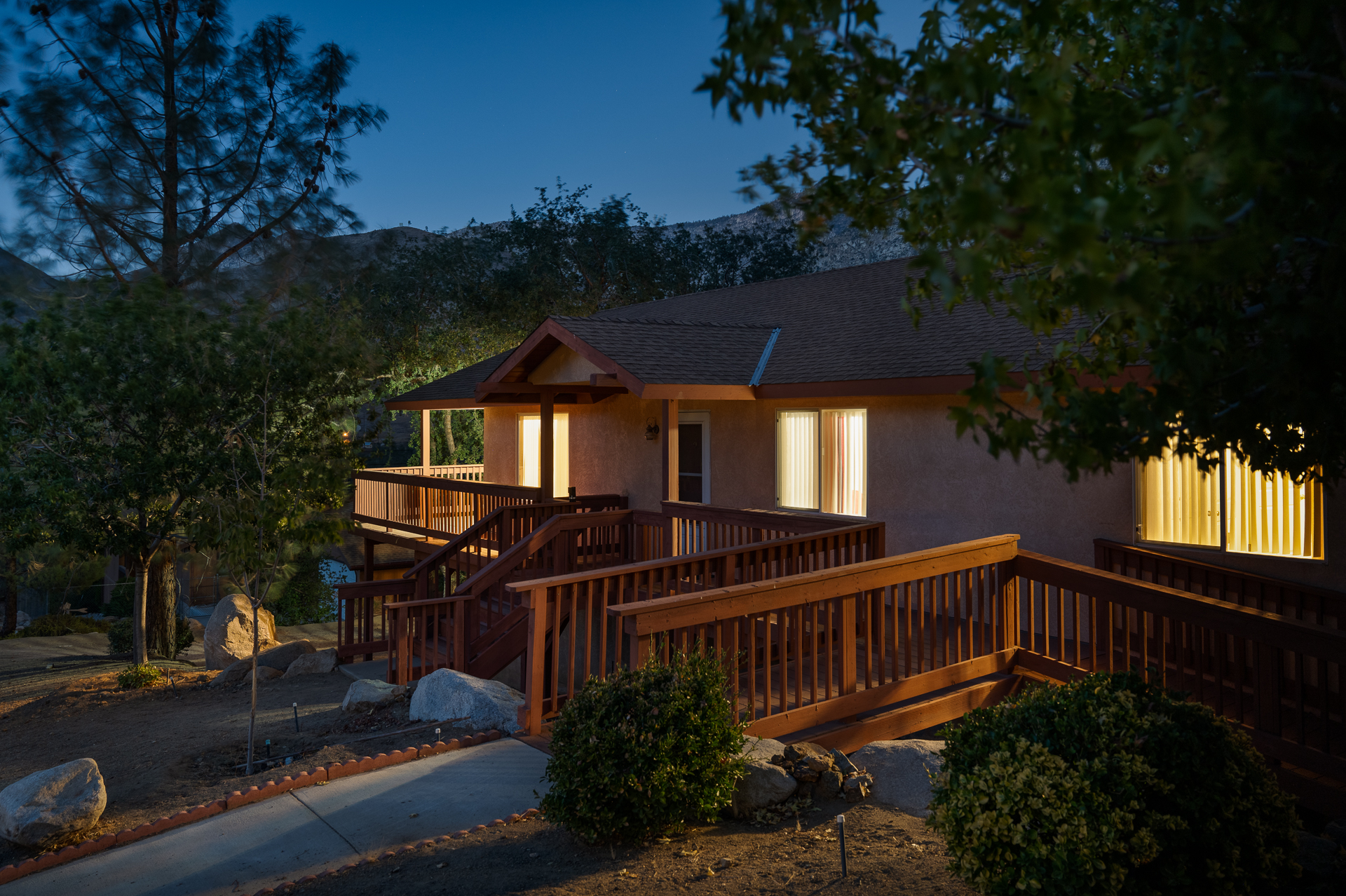 Cozy Family House. Game Room. Mountains. 10m River