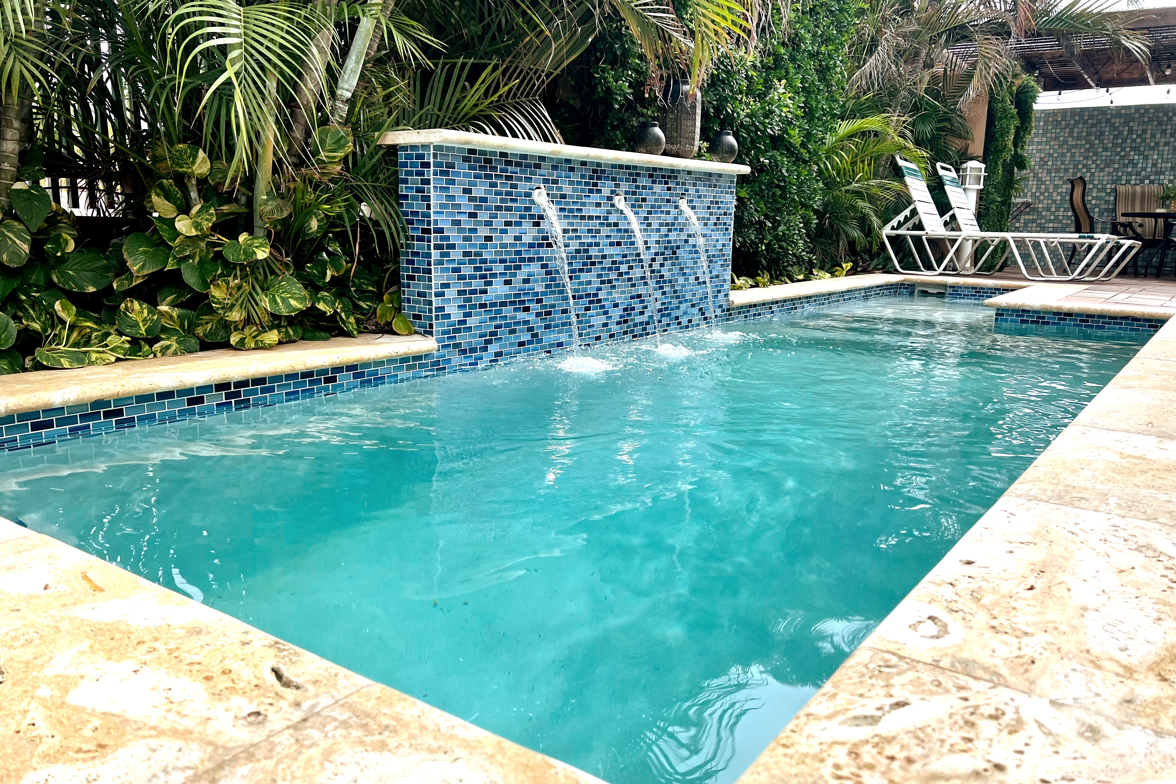 Spacious 1 bedroom apt with private pool