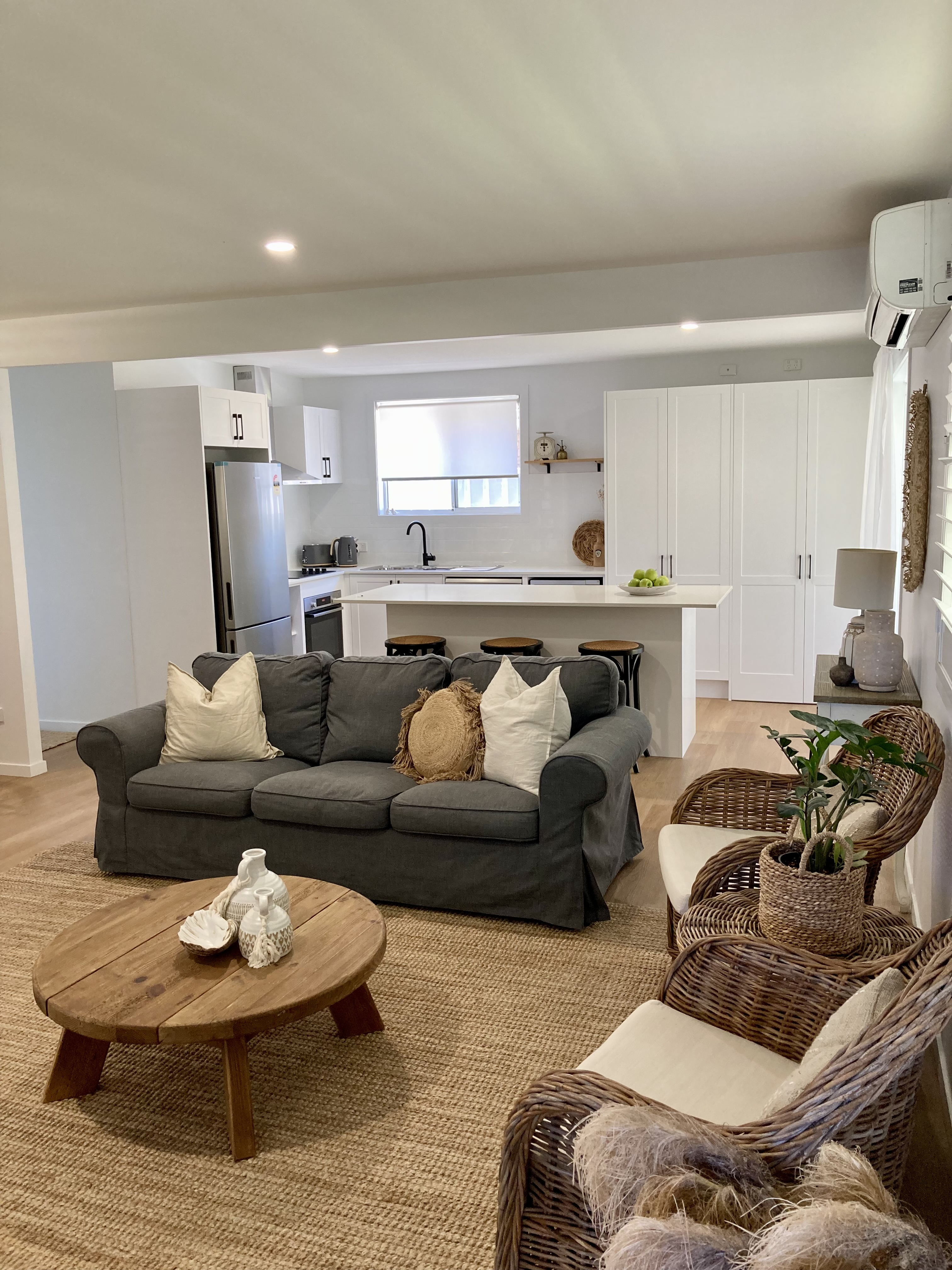 Renovated 3 bedroom house minutes to beach