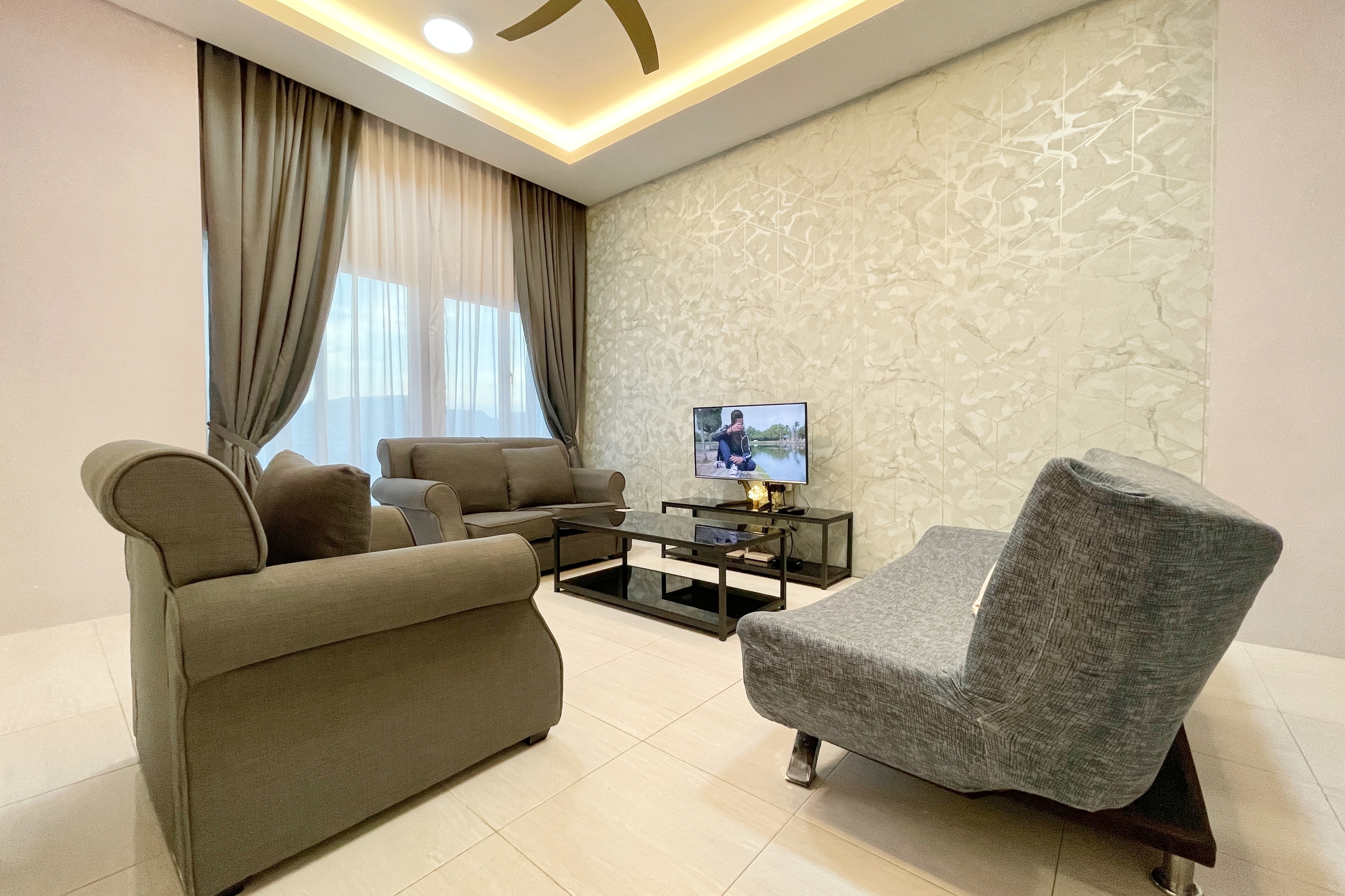 A Lovely Condo II with Sky Pool, 3R2B |餐馆免税商店3分钟距离