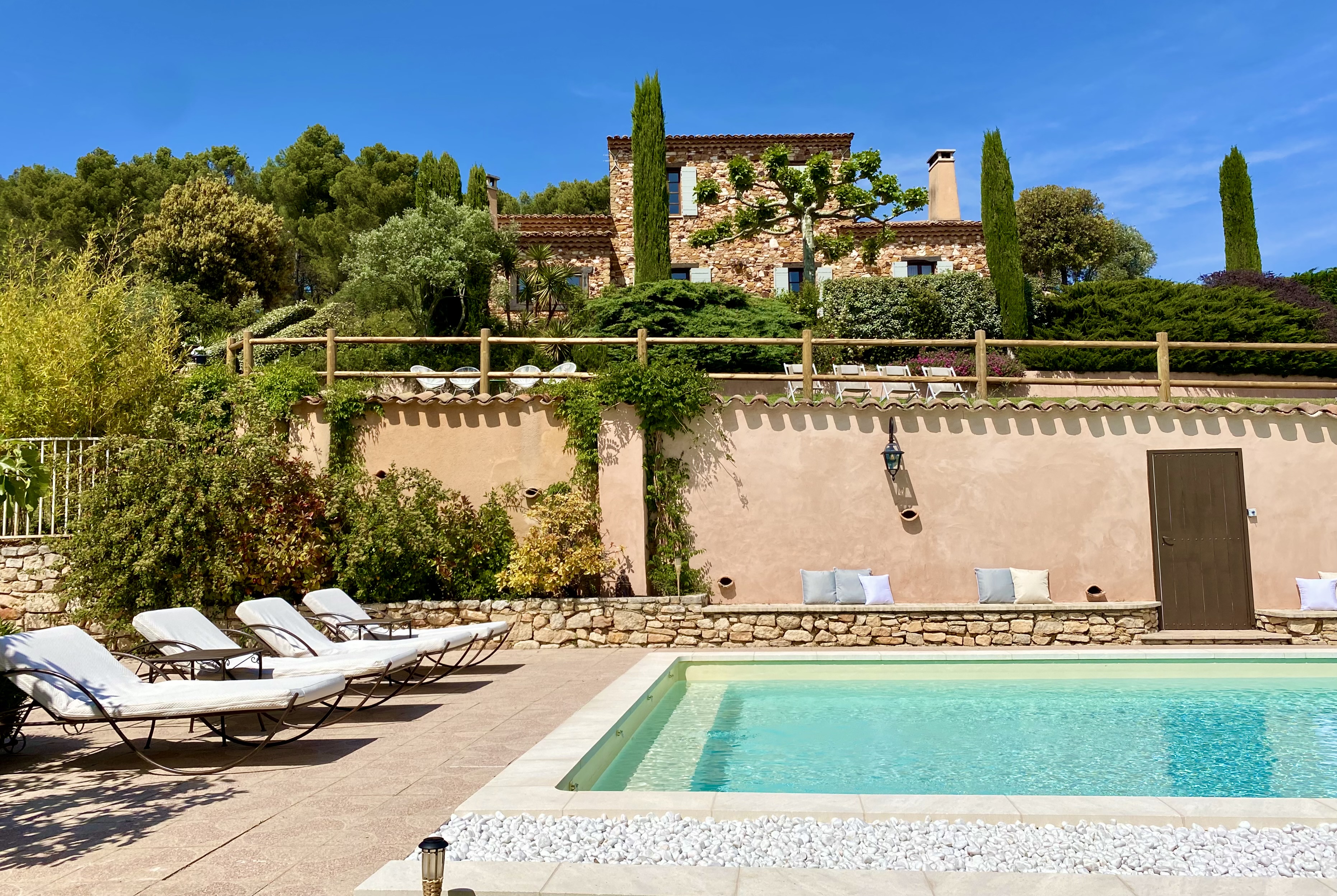 La Bastide de Roussillon, village on foot, 180° view