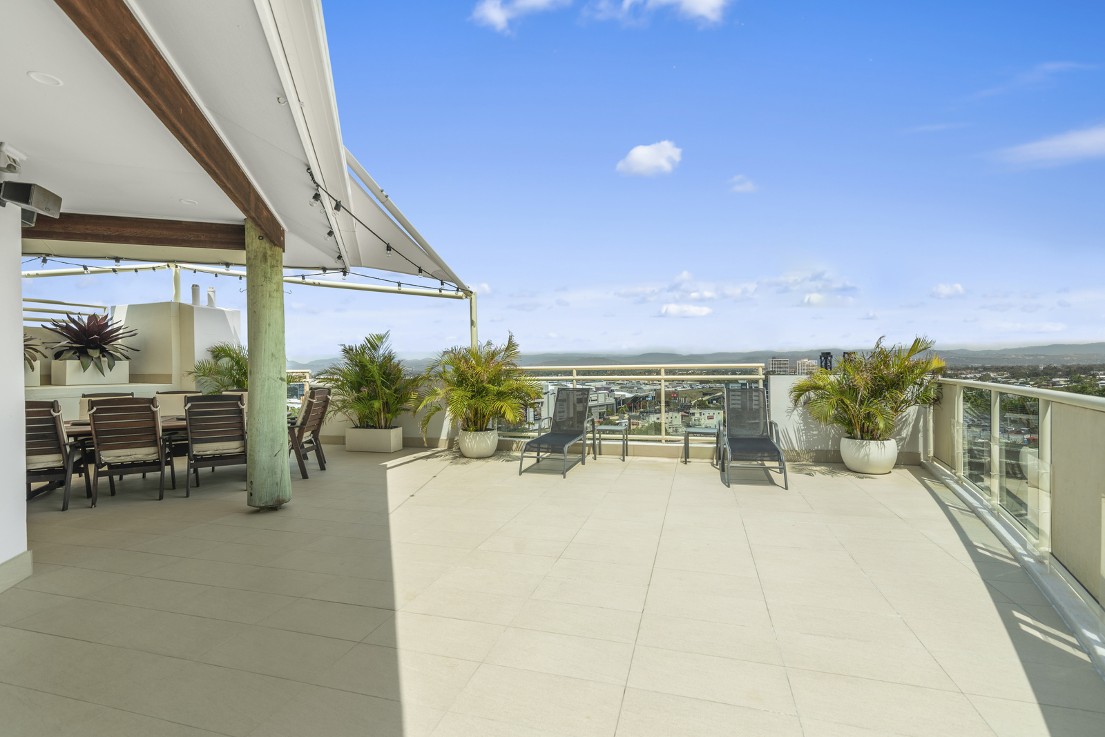 Broadbeach Sub-Penthouse