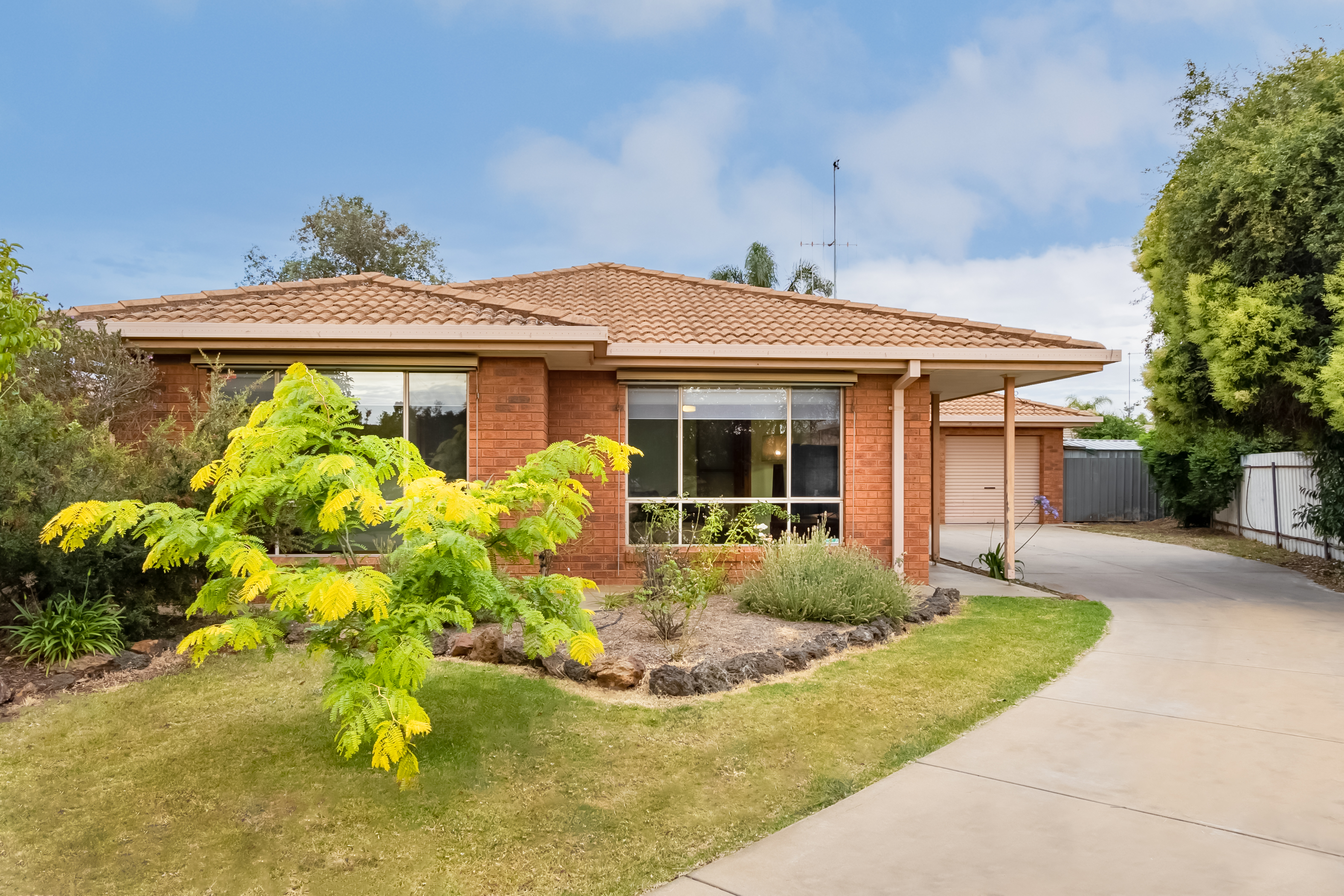 The Clydesdale - Spacious 4 bedroom Home