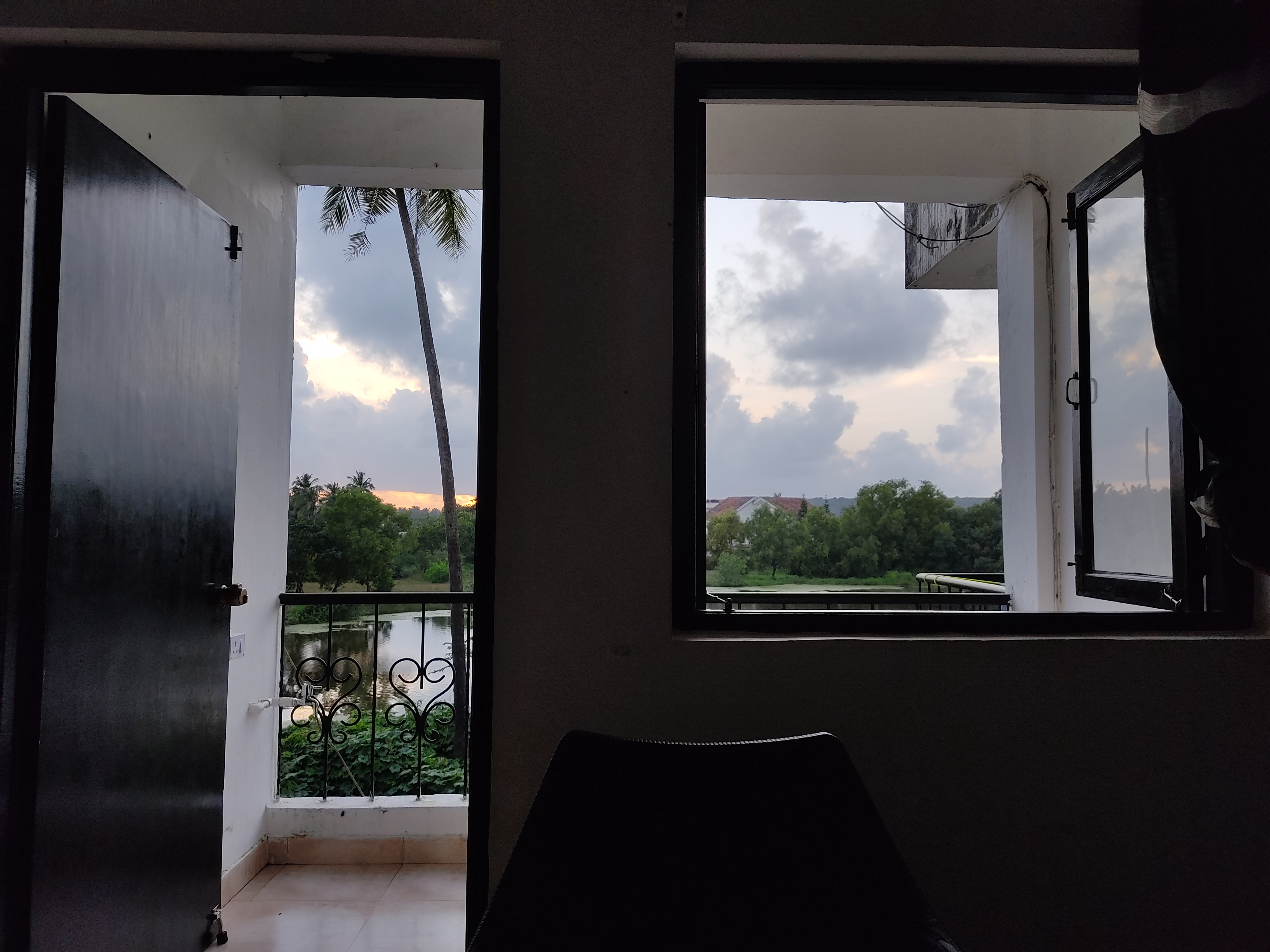 2 BHK near Baga beach with lake and pool views