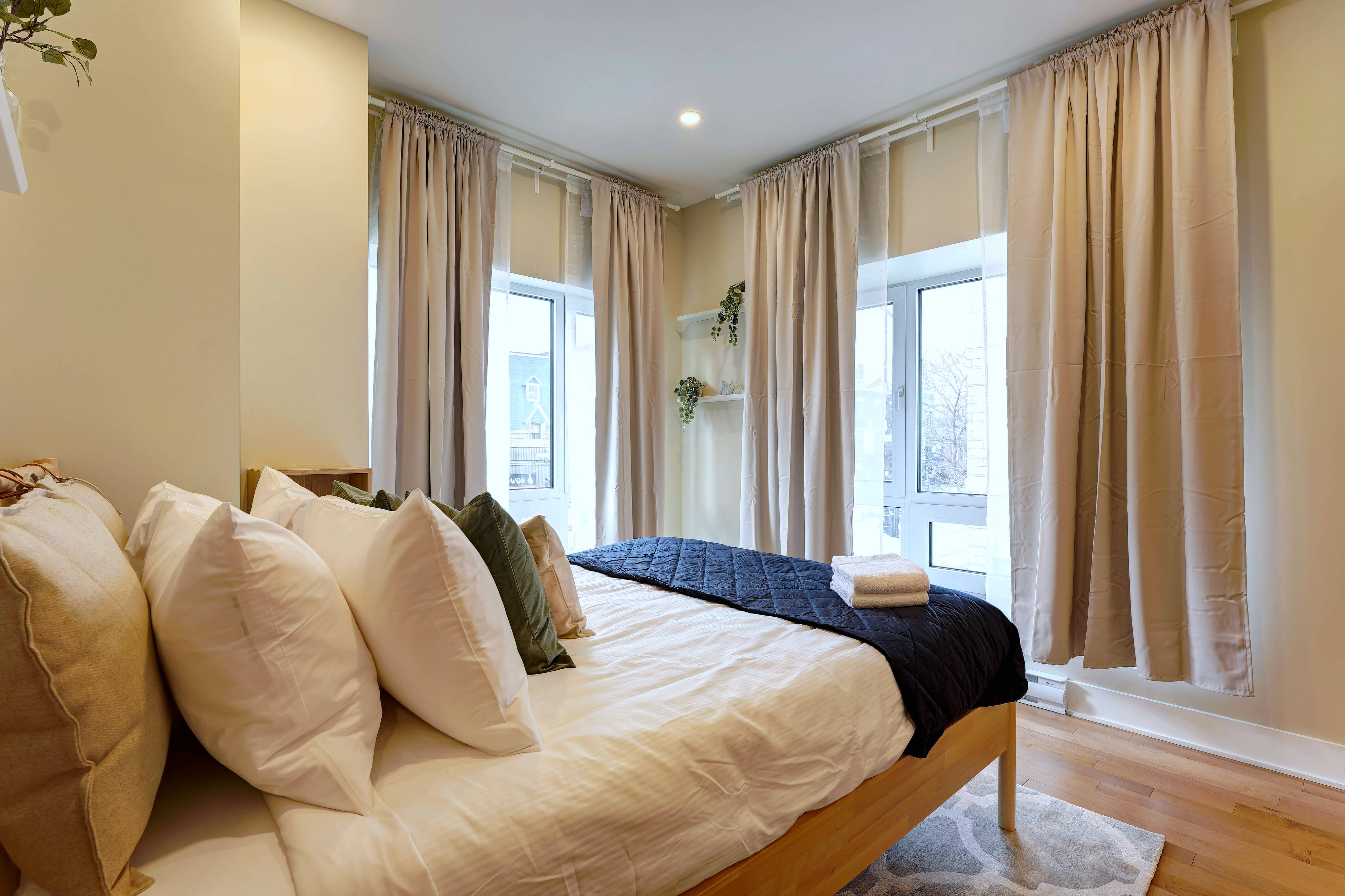 Chic Condo in Plateau | AC & Amazing Location!