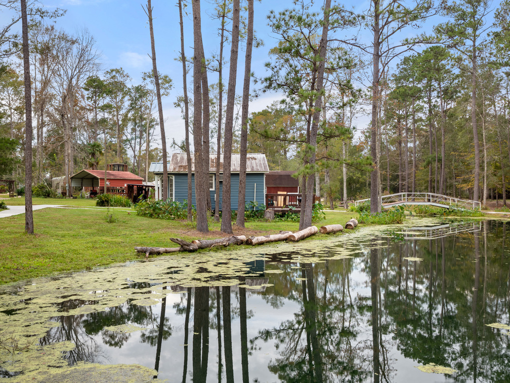 Blue Victorian Cottage 6 at Pleasant Hill Camp Cabins for Rent in