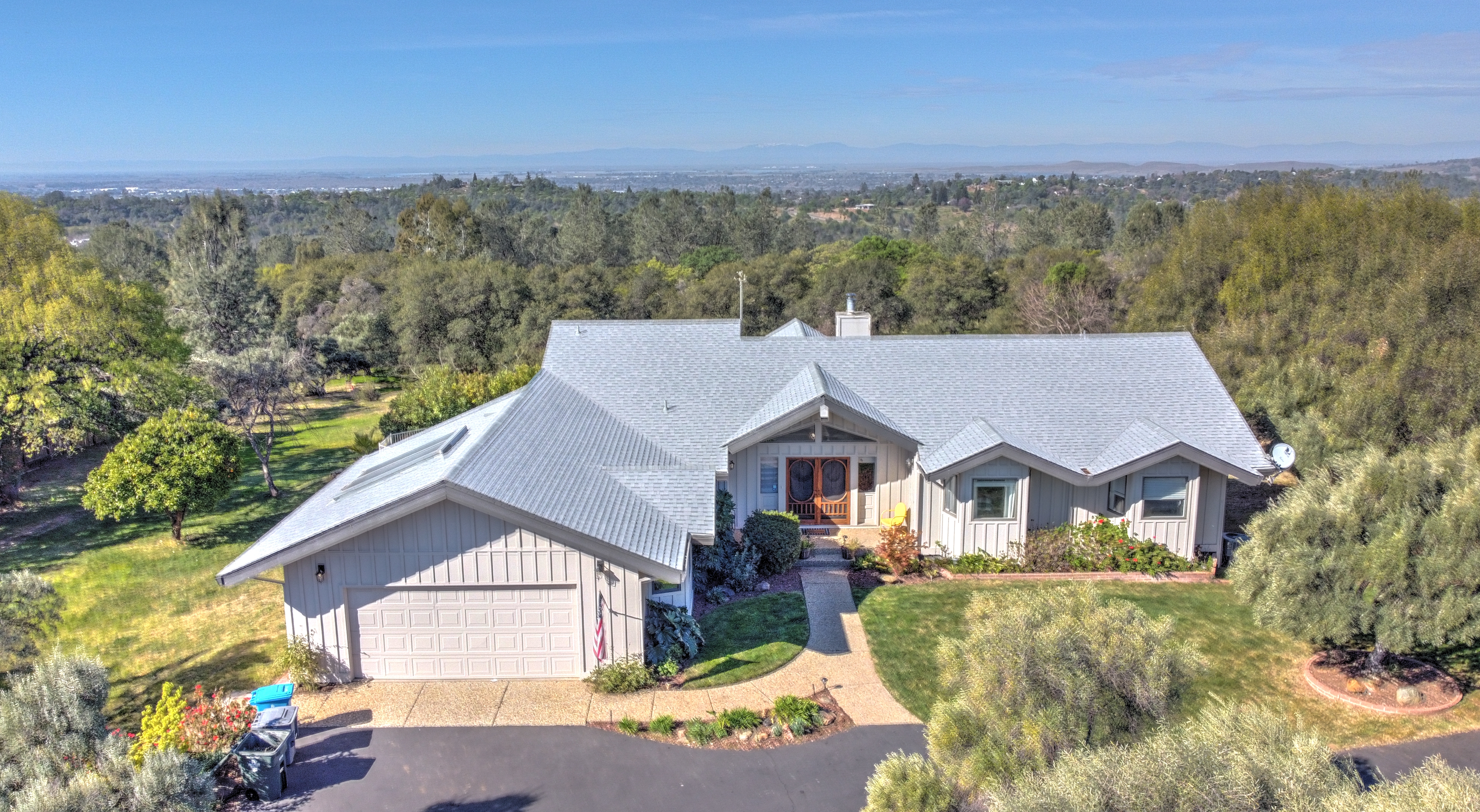 Spacious home with pool, bar, game room, parking