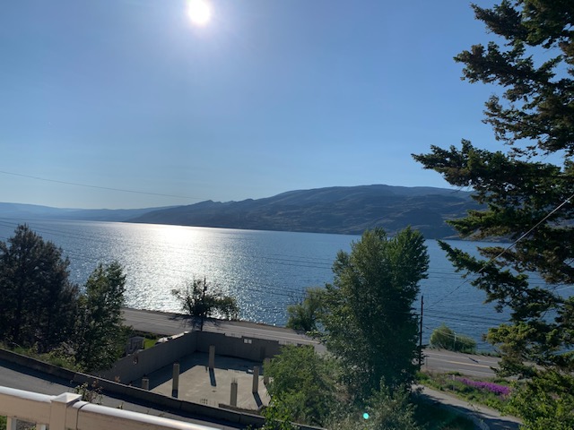 Paradise view by the Lake