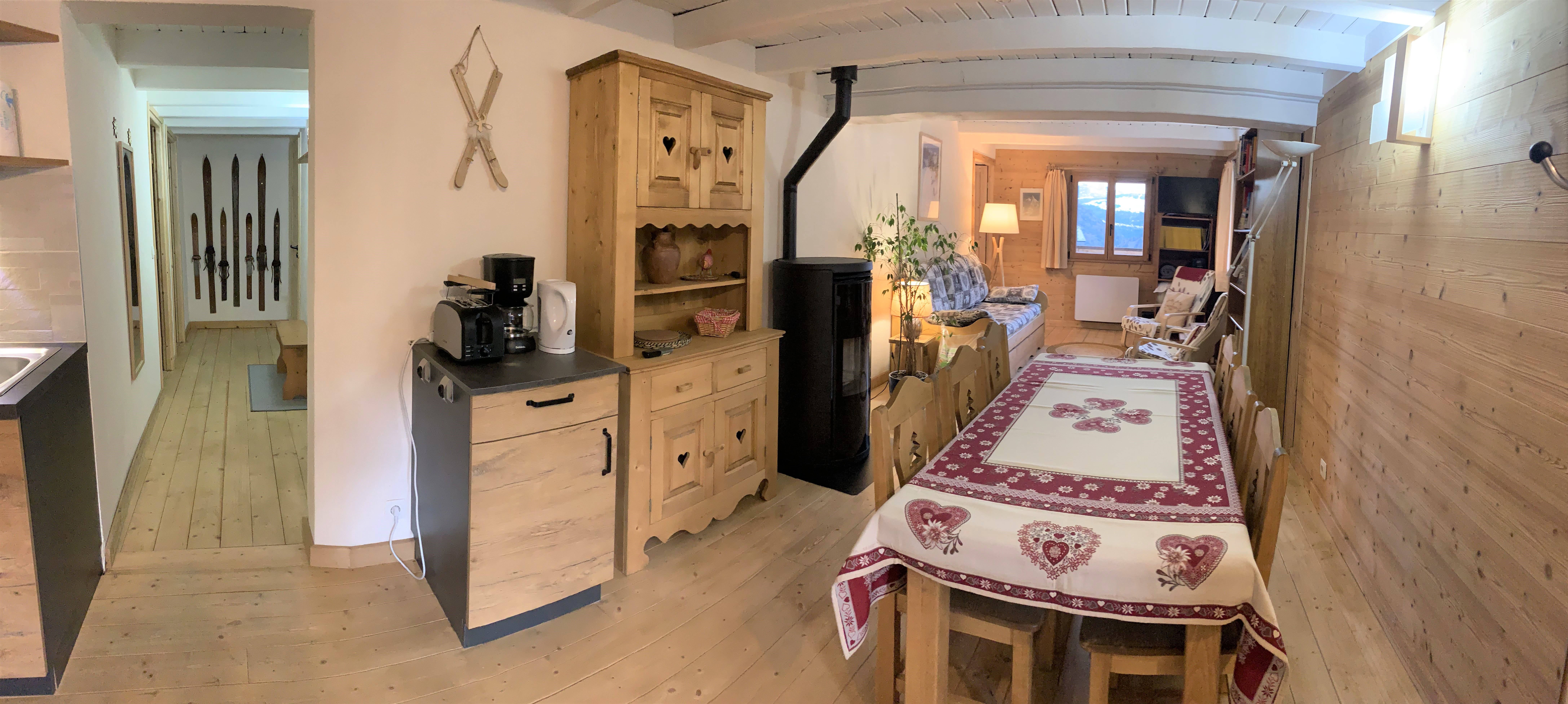 Skiing, hiking, biking - Lodging in Savoyard farm