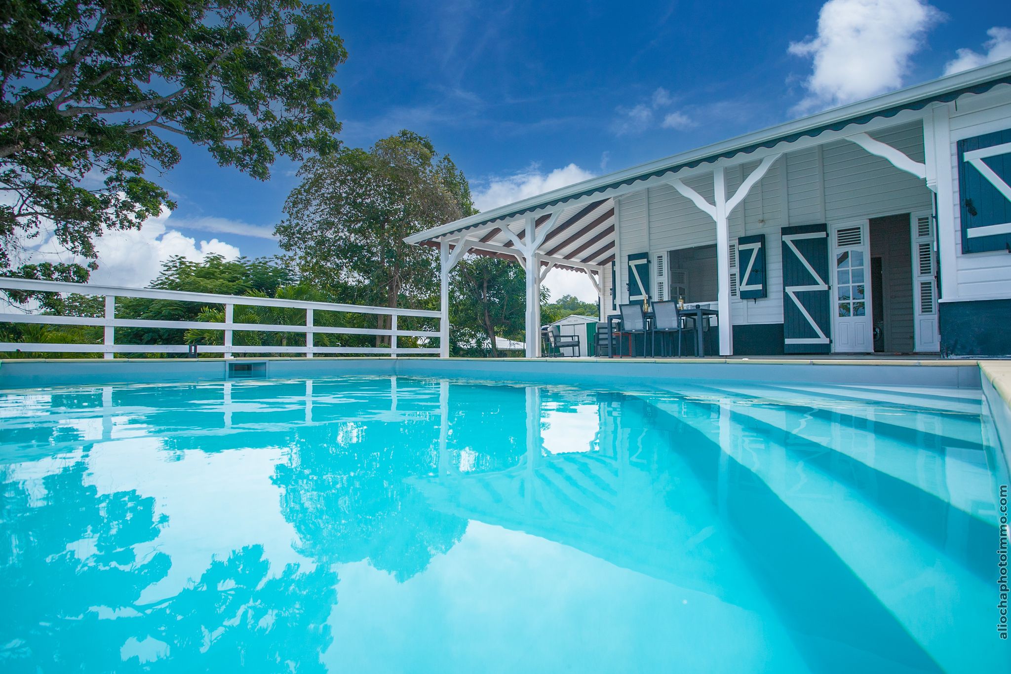 Beautiful villa with swimming pool ocean view