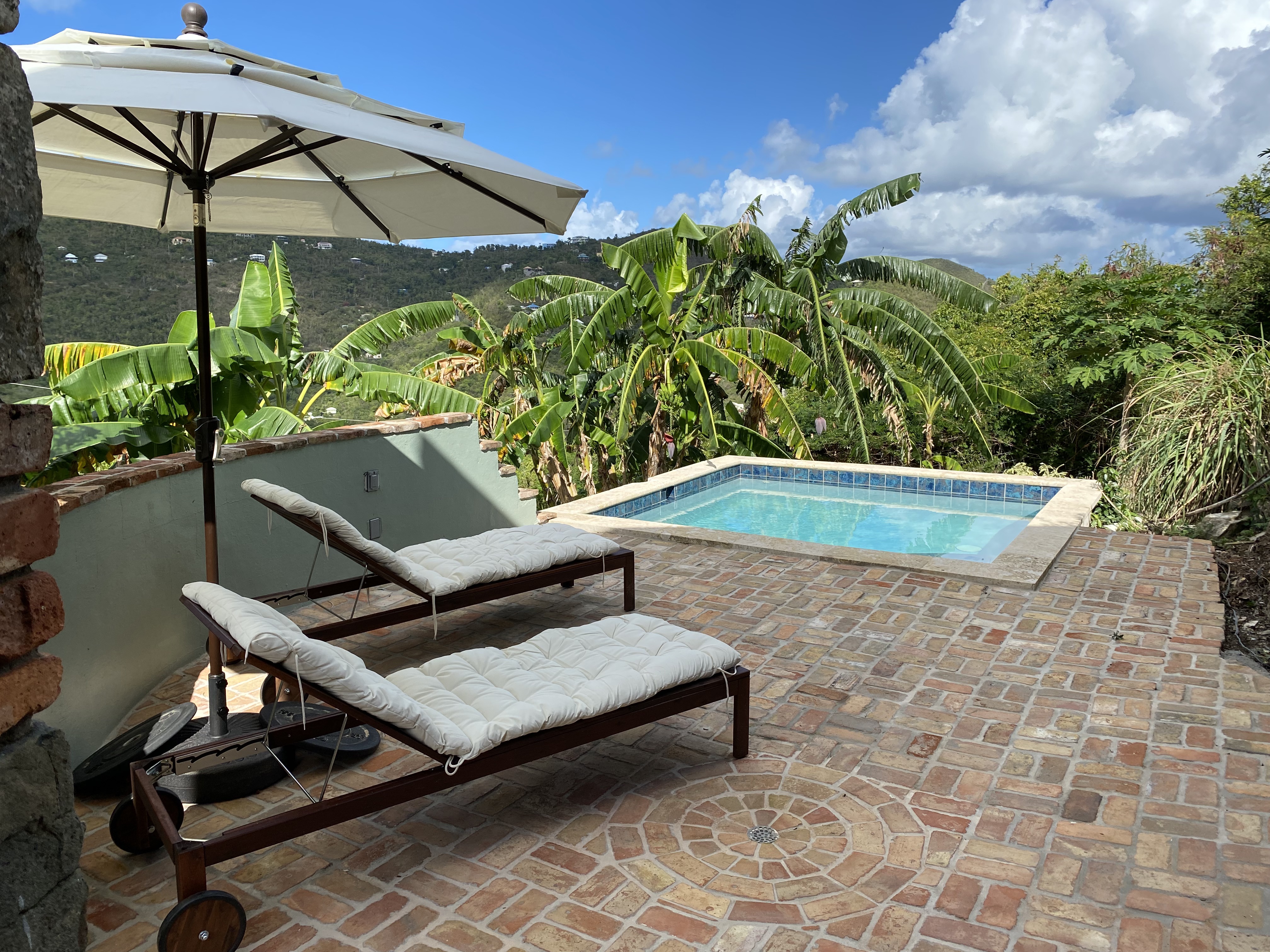Sweet Spice: A Nifty Little Cottage. With A Pool!