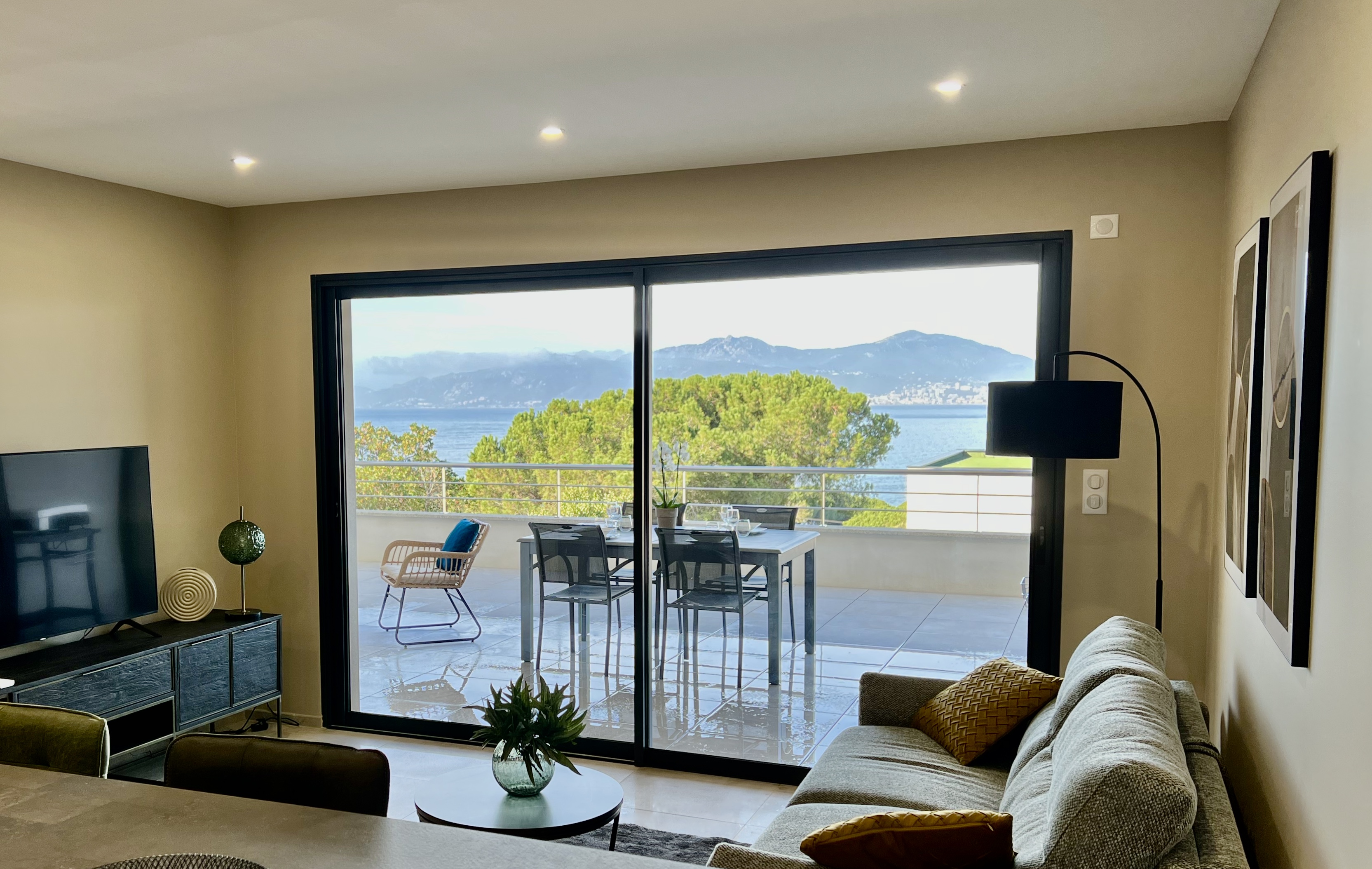 Beautiful apartment  with  great sea views