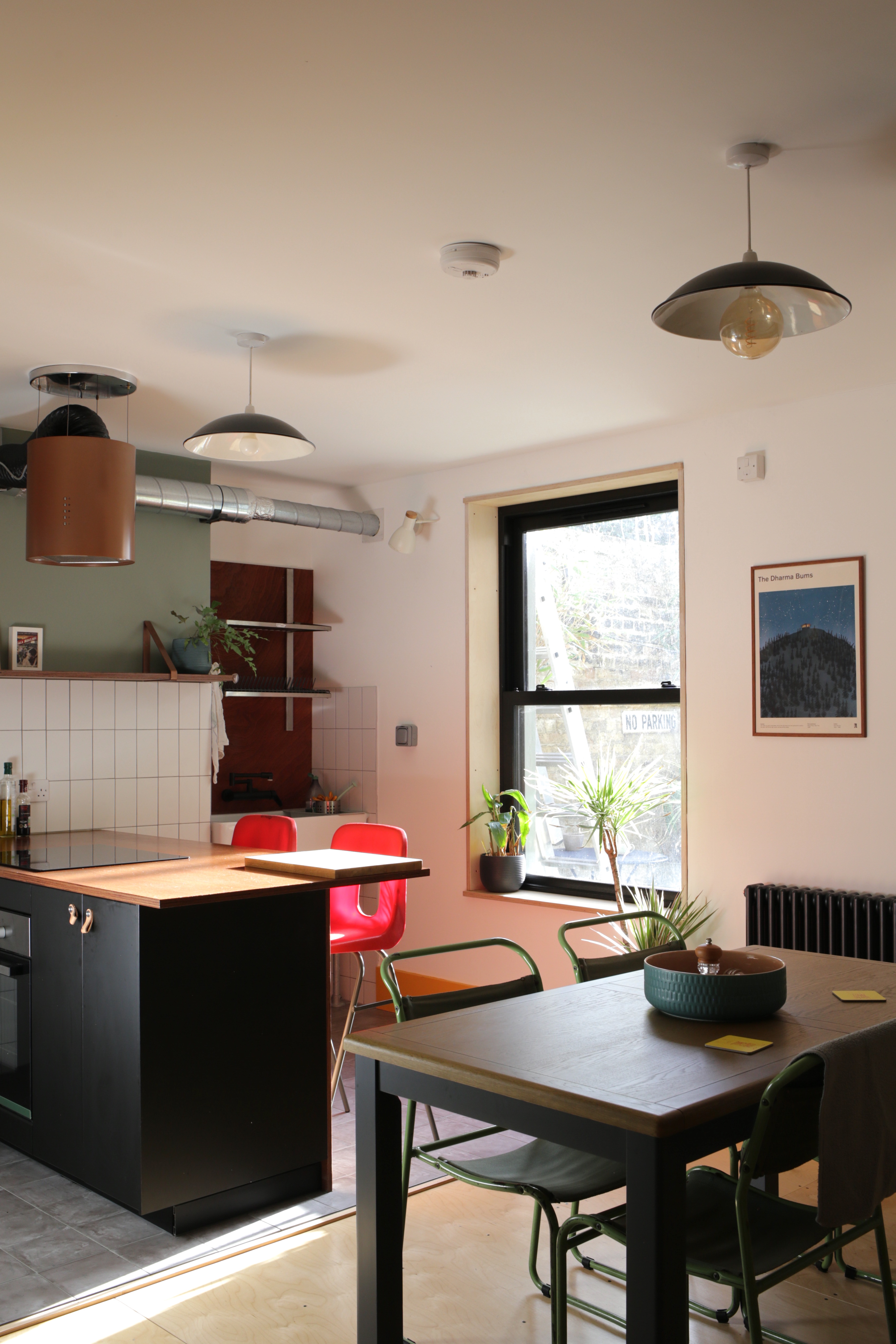 Gorgeous Bolthole by the sea with courtyard oasis