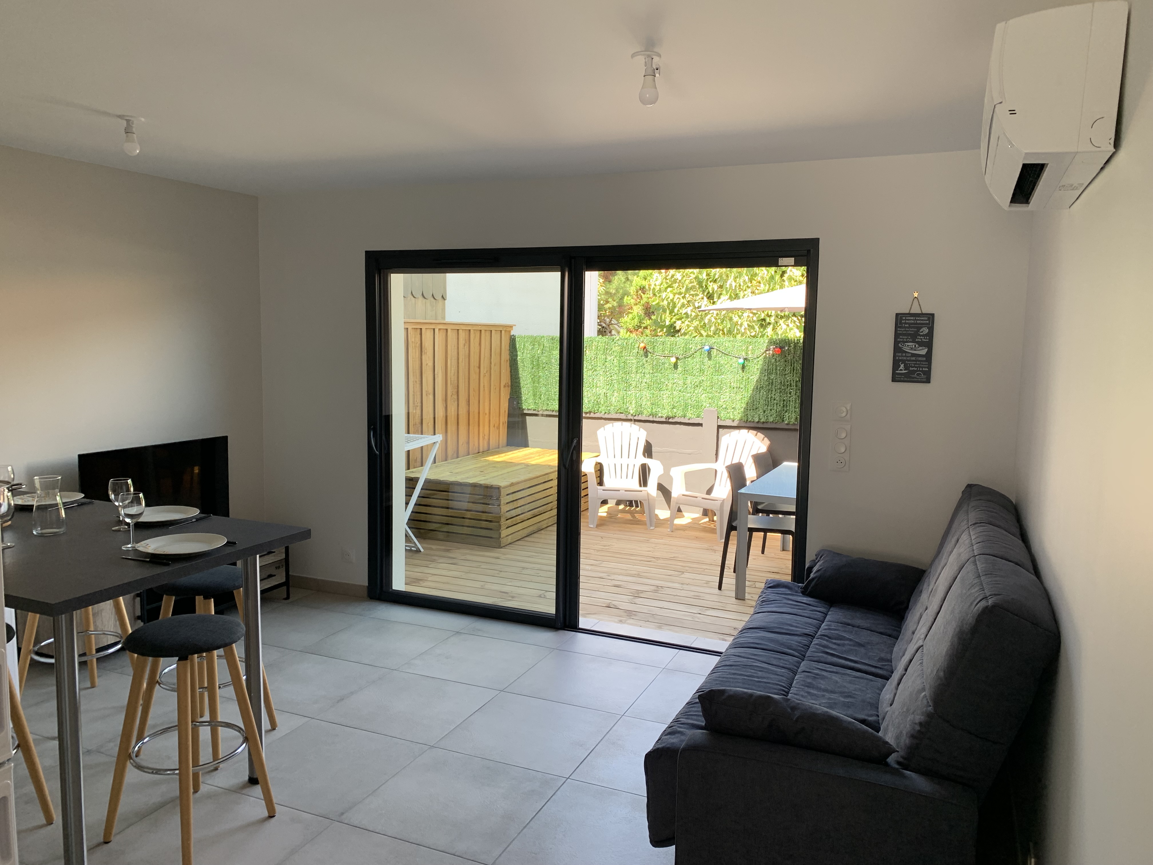 Charming T2 terrace near Gare/Bassin d 'Arcachon