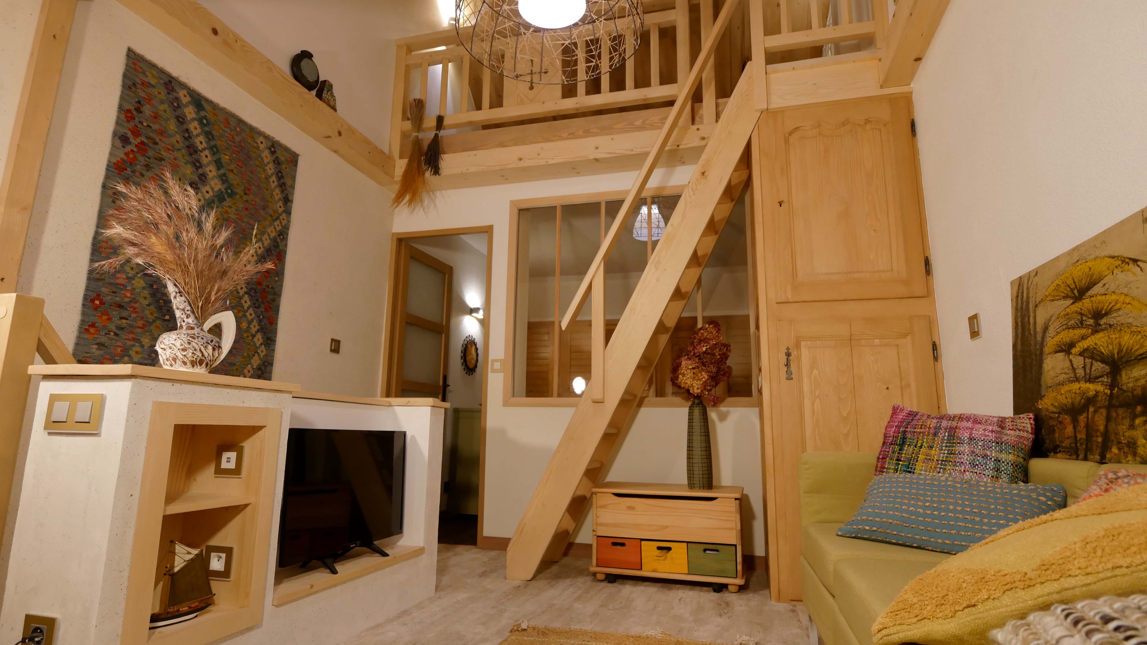 Atypical triplex 4-6p max ideal location and view