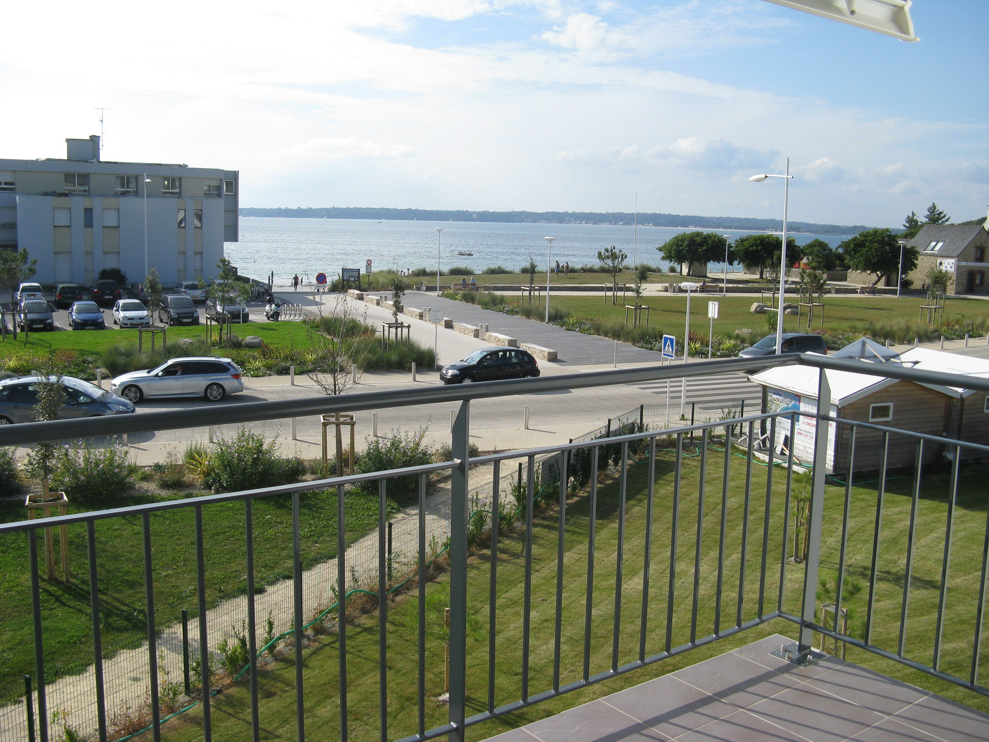 Sea view apartment in residence with swimming pool