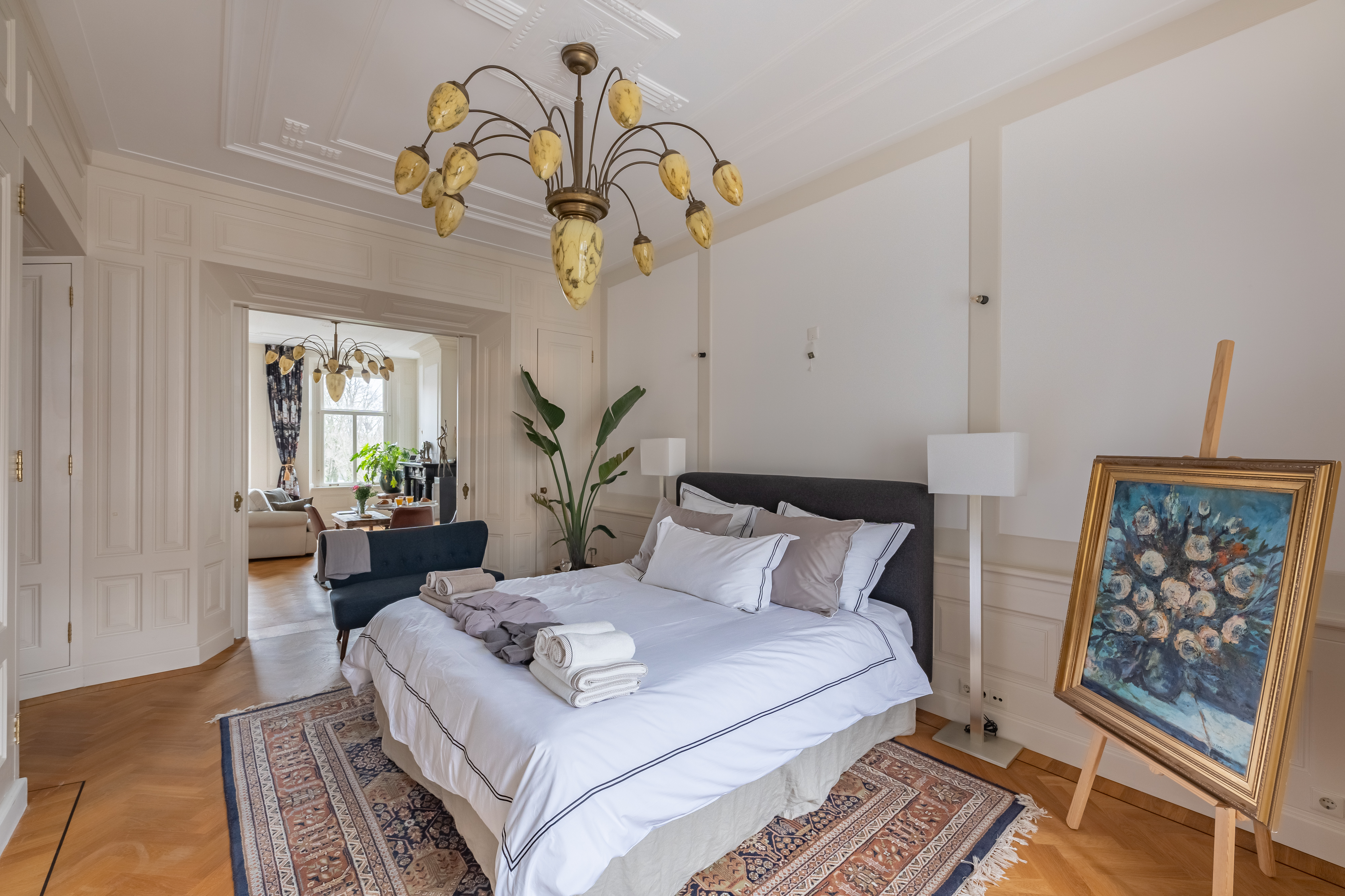 Private full floor suite In Historic Canal House โ Amsterdam stay