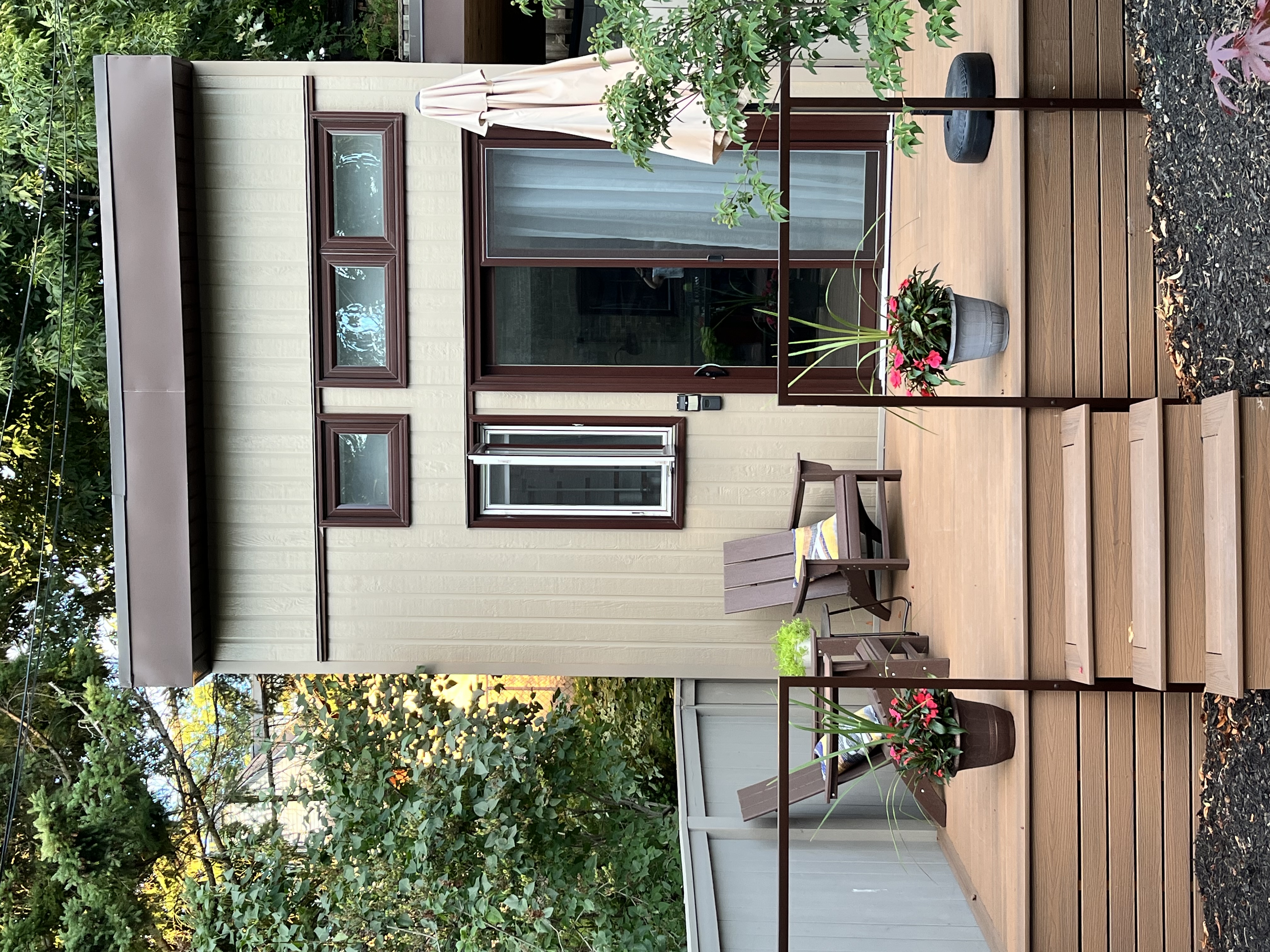 Adorable, modern tiny home in Leslieville