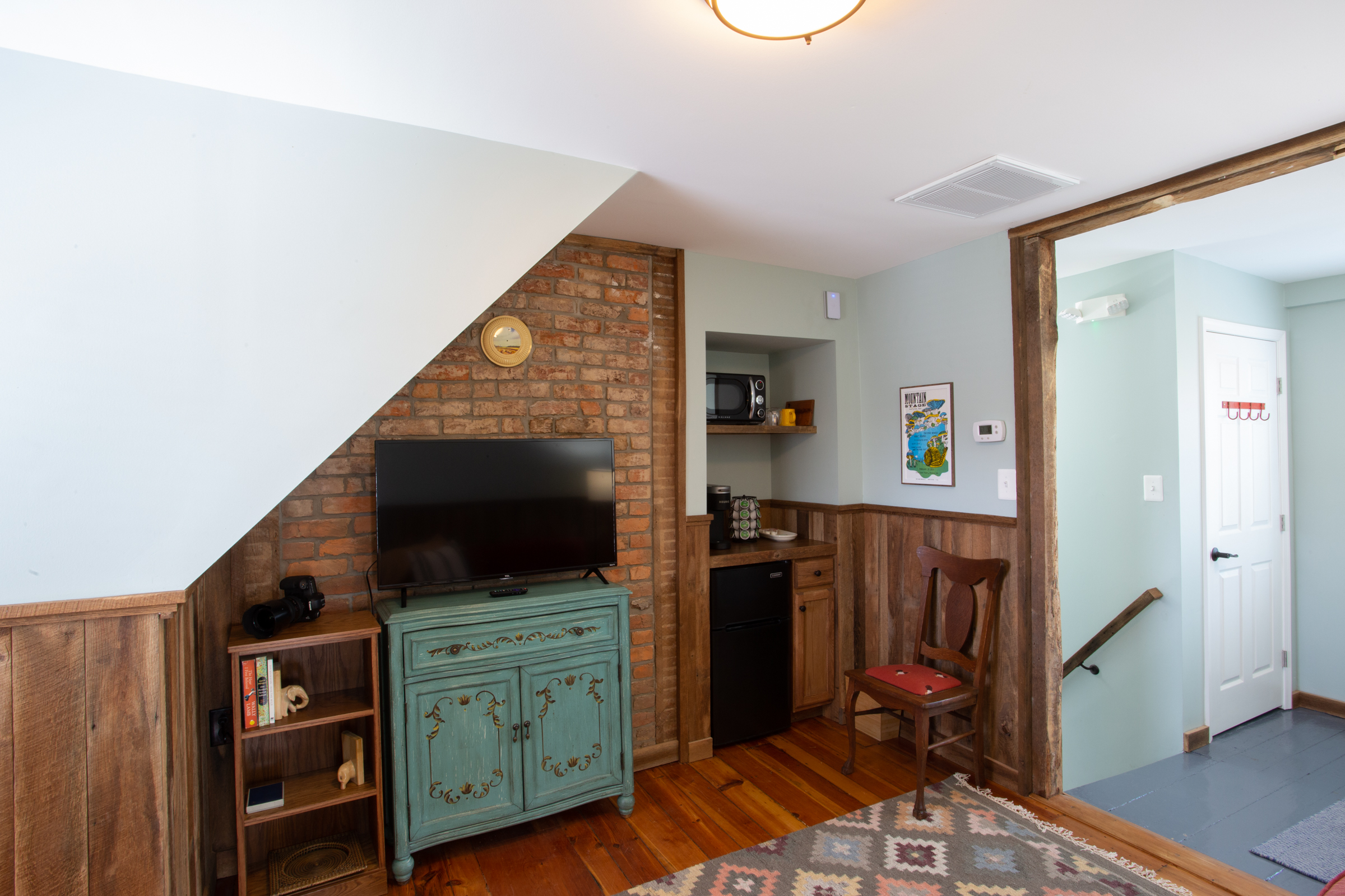 Sassafras Suite 1 of 5 Unique Stays at Basswood Apartments for Rent