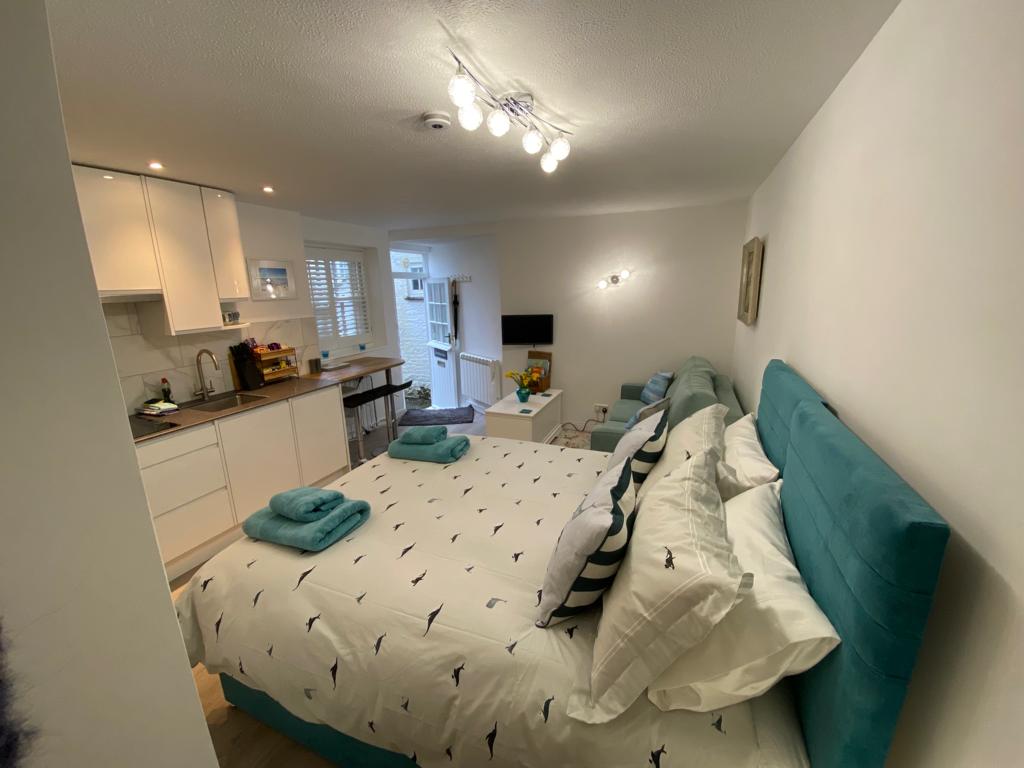 Luxury studio stone’s throw from Mousehole harbour