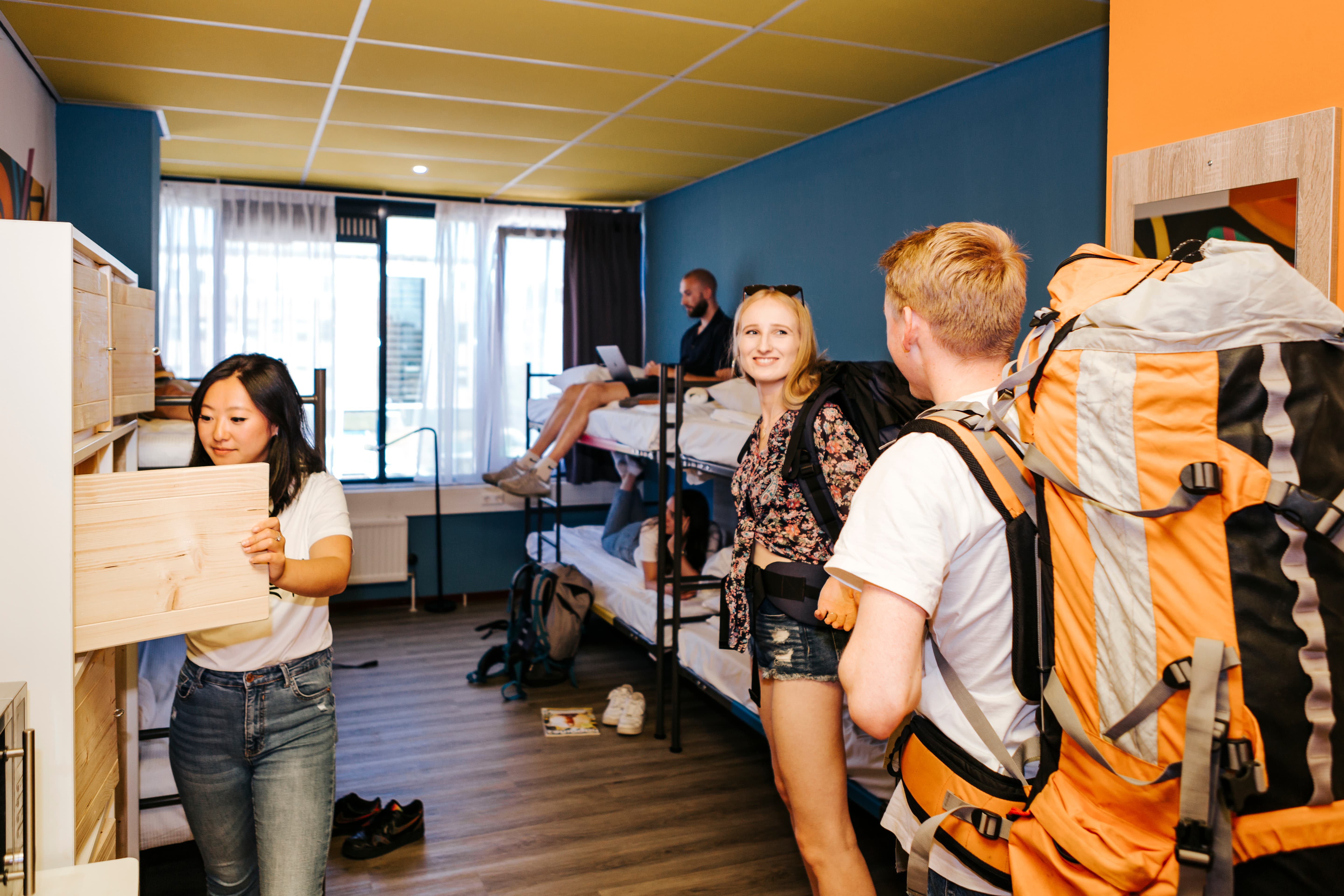 Teleport Crash Zone - Bed in 6-bed Mixed dorm. โ Amsterdam stay