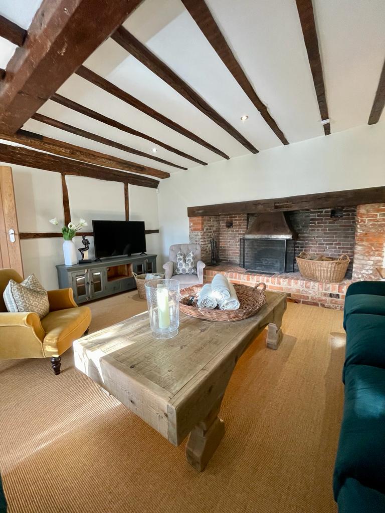 Northbrook Farm Cottage, Farnham, up to 12 adults Houses for Rent in